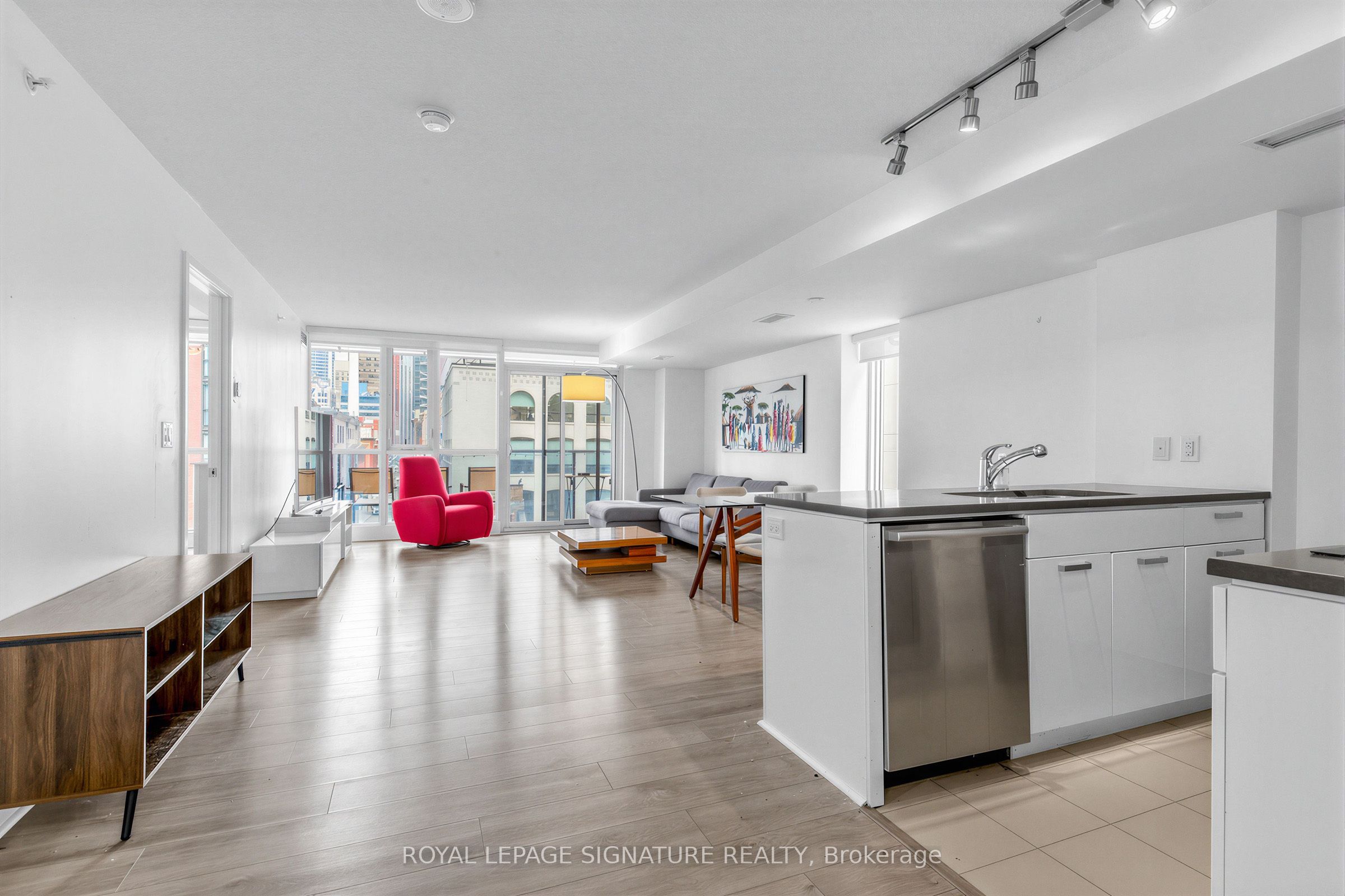 295 Adelaide Street W 414, Toronto, ON M5V 0L4 photo 3