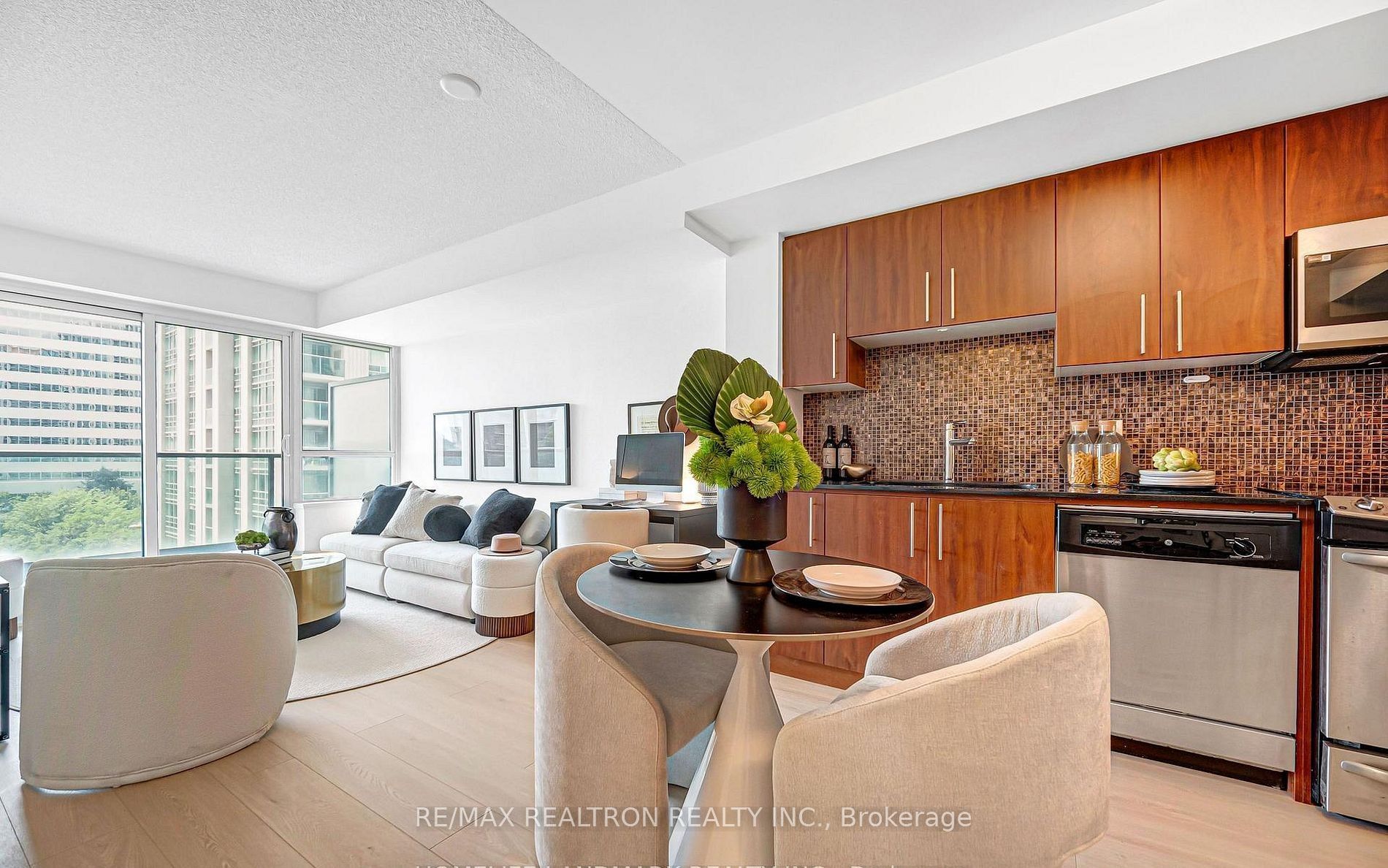 17 Anndale Drive 701, Toronto, ON M2N 2W7 photo 3