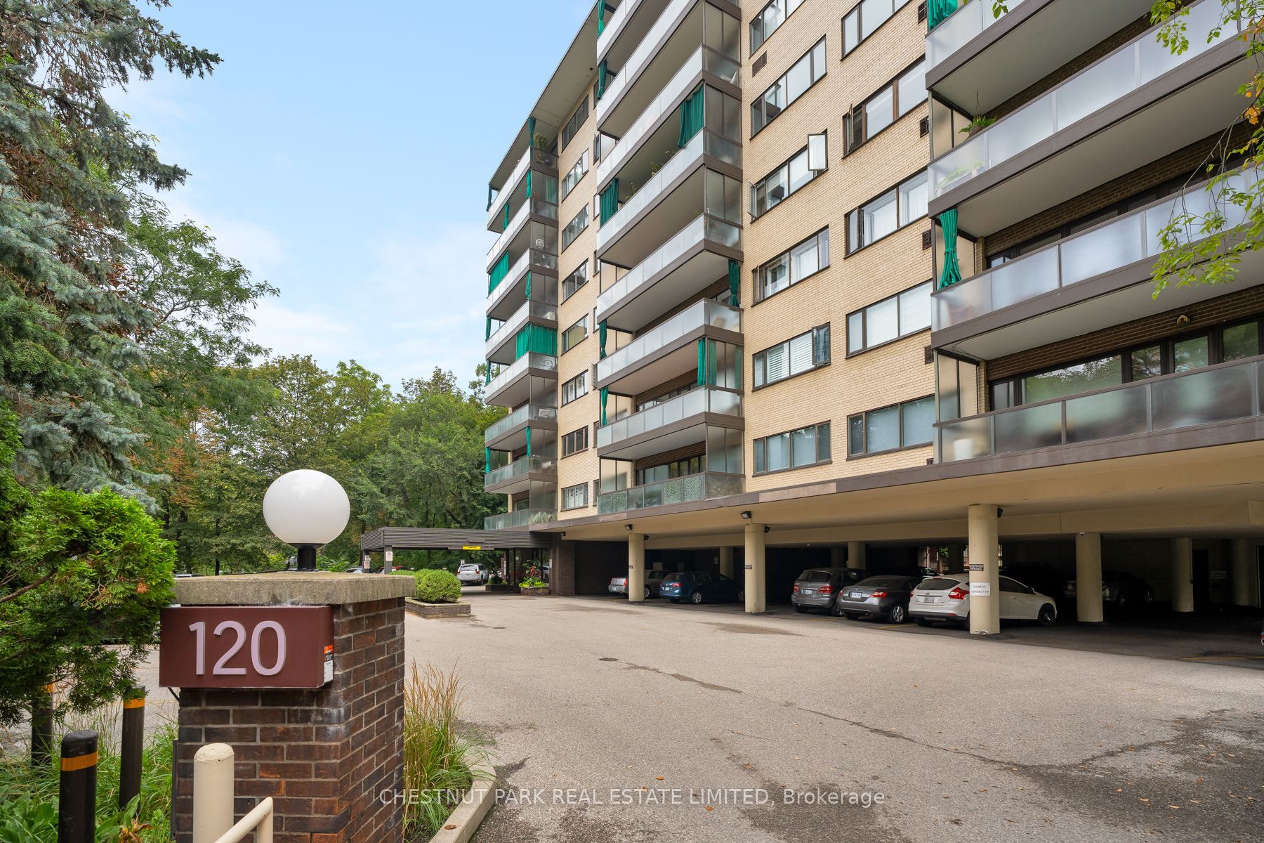 120 Rosedale Valley Road 207, Toronto, ON M4W 1P8 photo 3