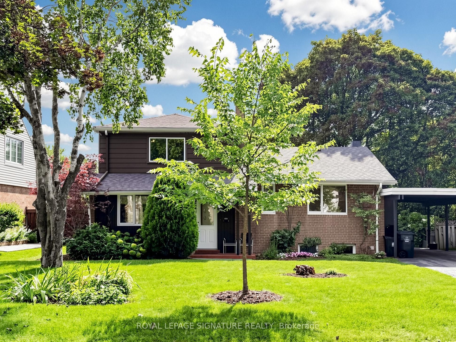 8 Ternhill Crescent, Toronto, ON M3C 2E5 photo 2