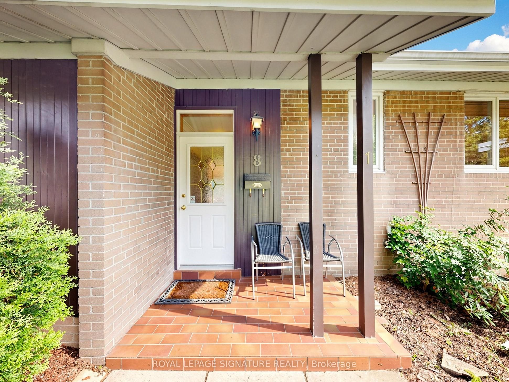 8 Ternhill Crescent, Toronto, ON M3C 2E5 photo 4
