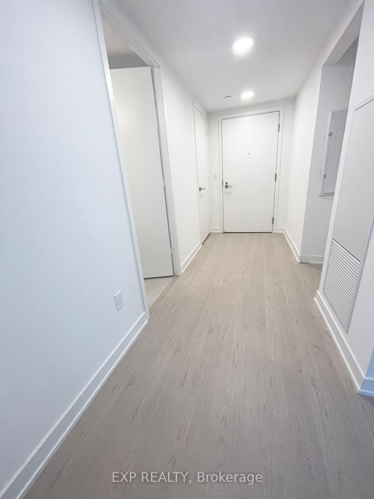 65 Mutual Street 1104, Toronto, ON M5B 0E5 photo 3