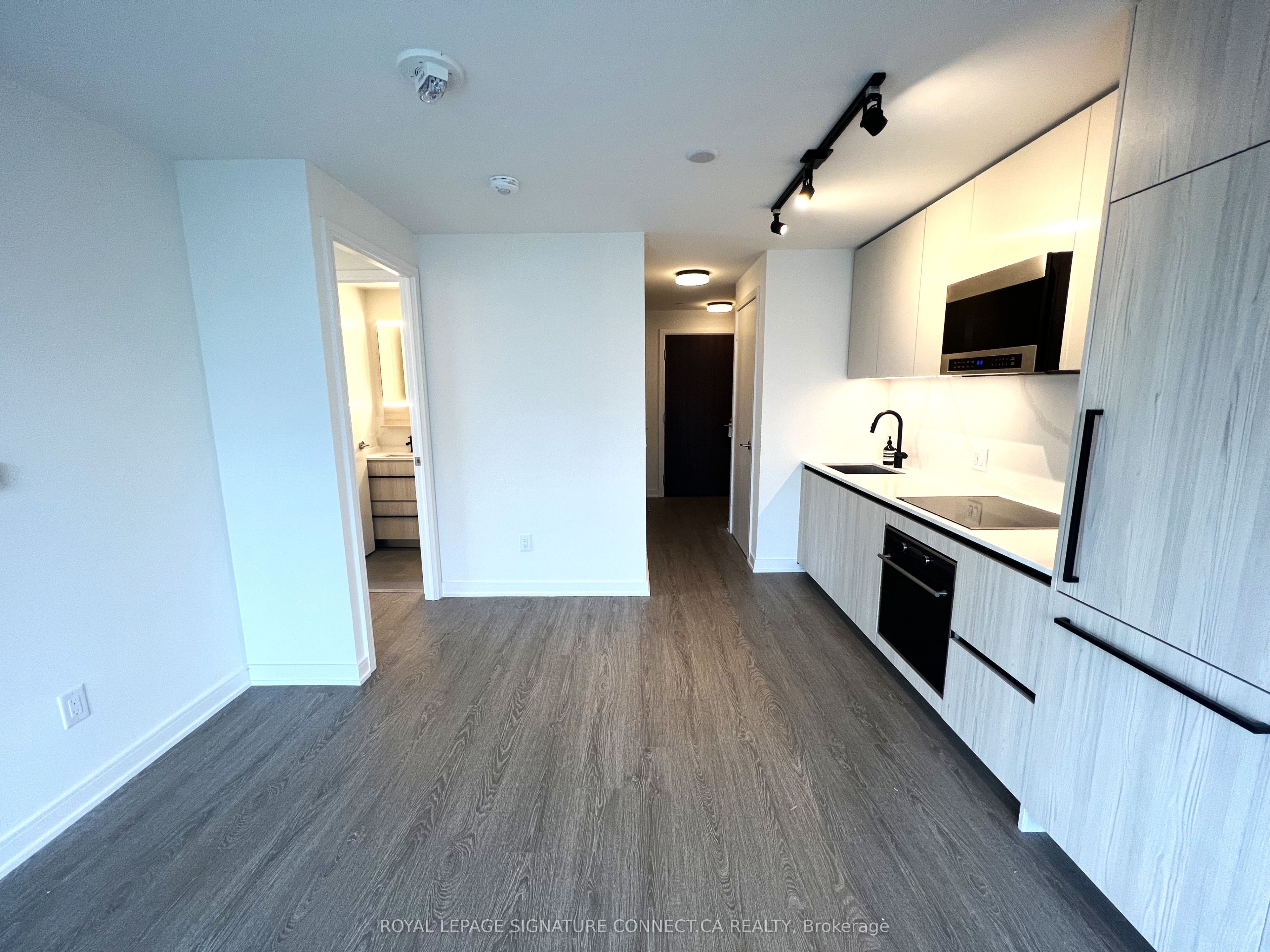 425 Front Street E 805, Toronto, ON M5A 0X2 photo 2