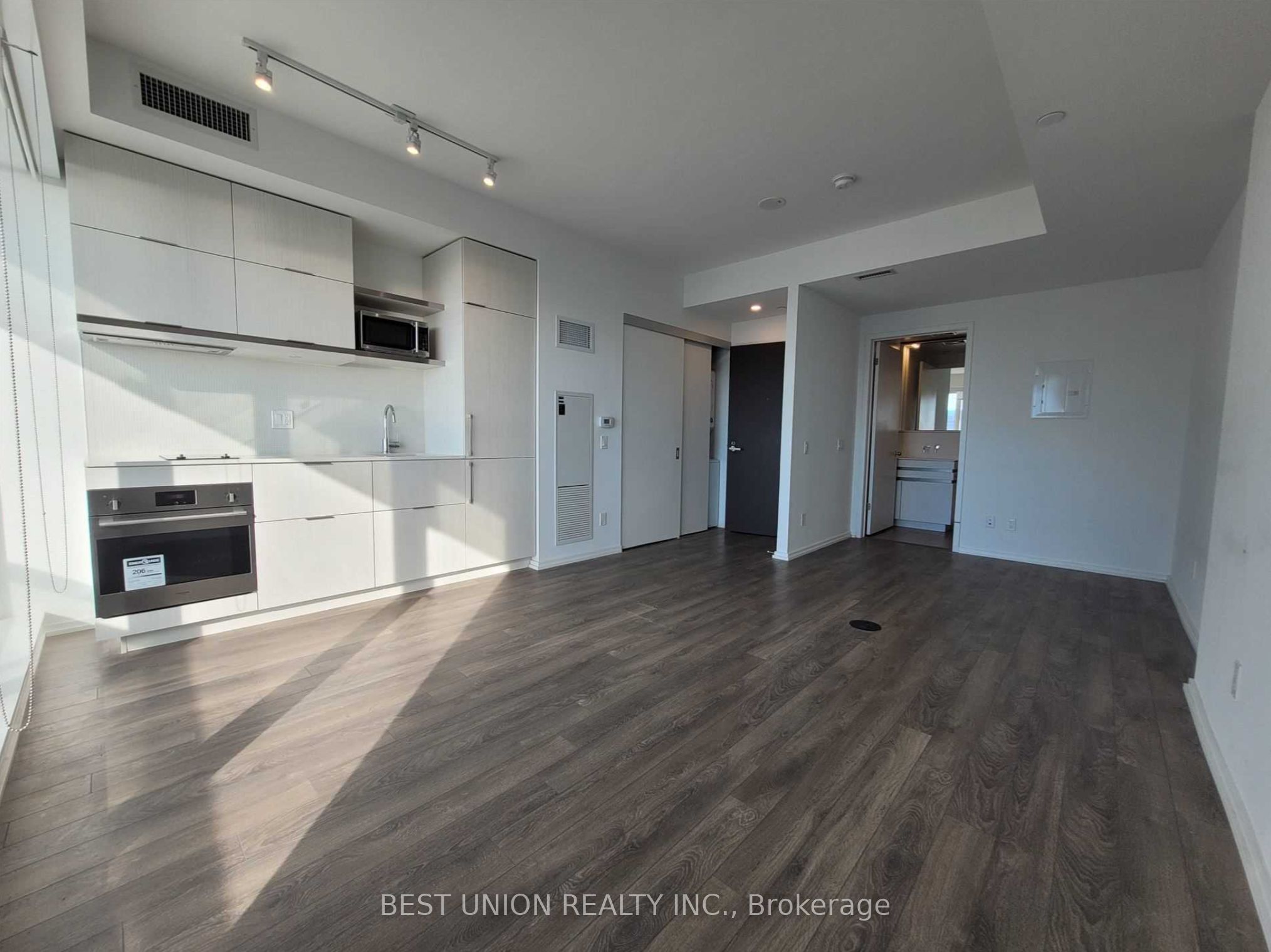 197 Yonge Street 5308, Toronto, ON M5B 0C1 photo 3