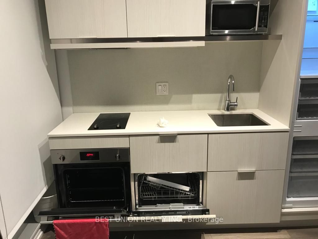 197 Yonge Street 5308, Toronto, ON M5B 0C1 photo 5