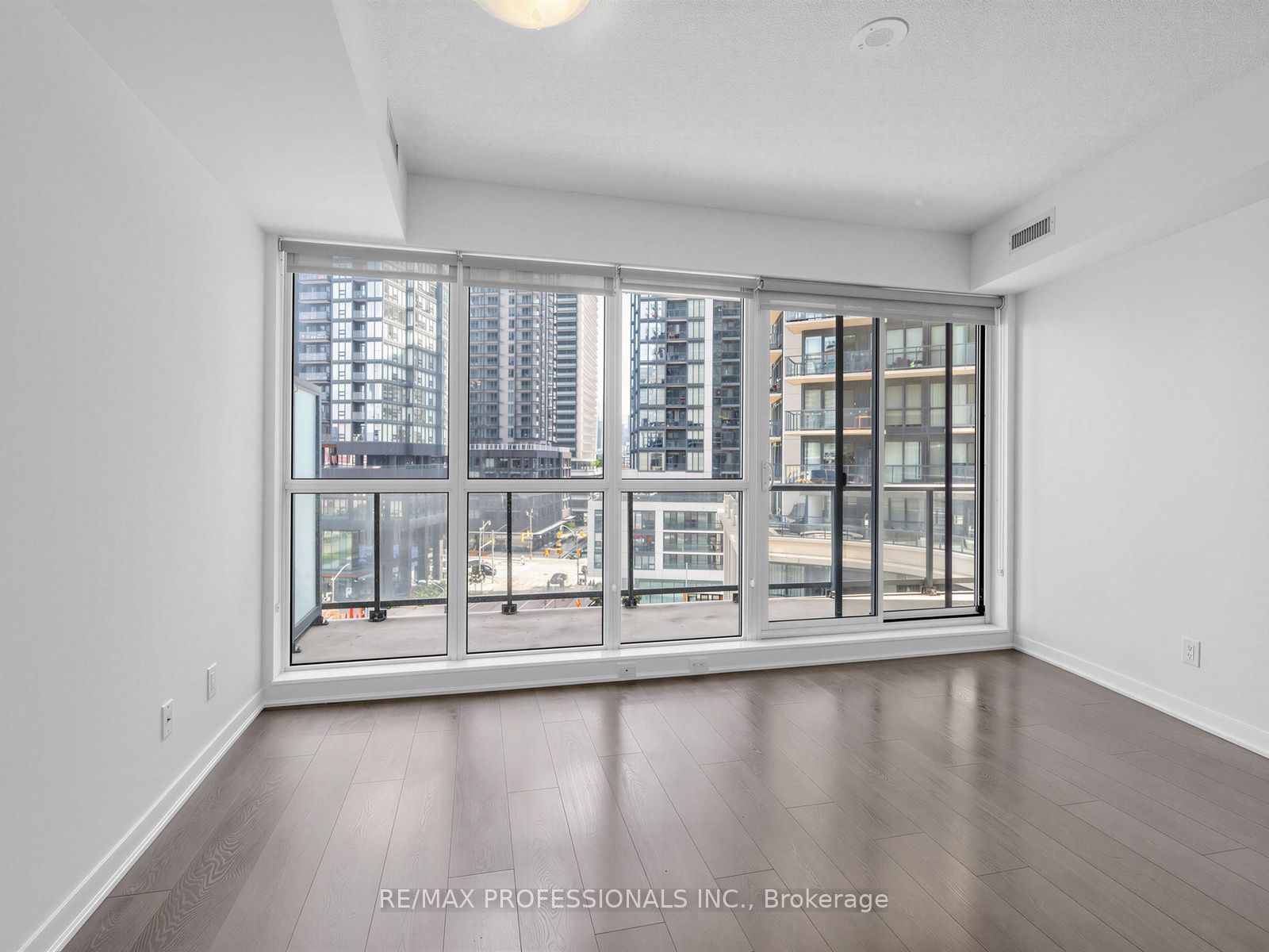 51 East Liberty Street 606, Toronto, ON M6K 3P8 photo 4