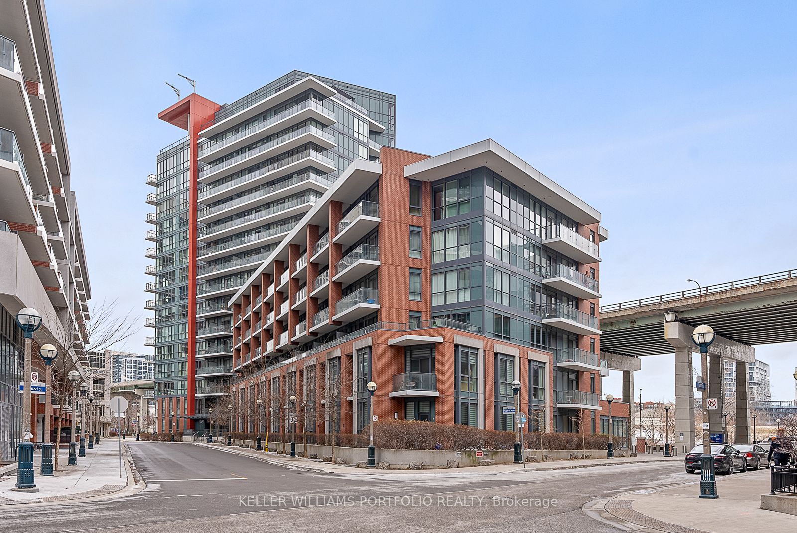 50 Bruyeres Mews 1009, Toronto, ON M5V 0H8