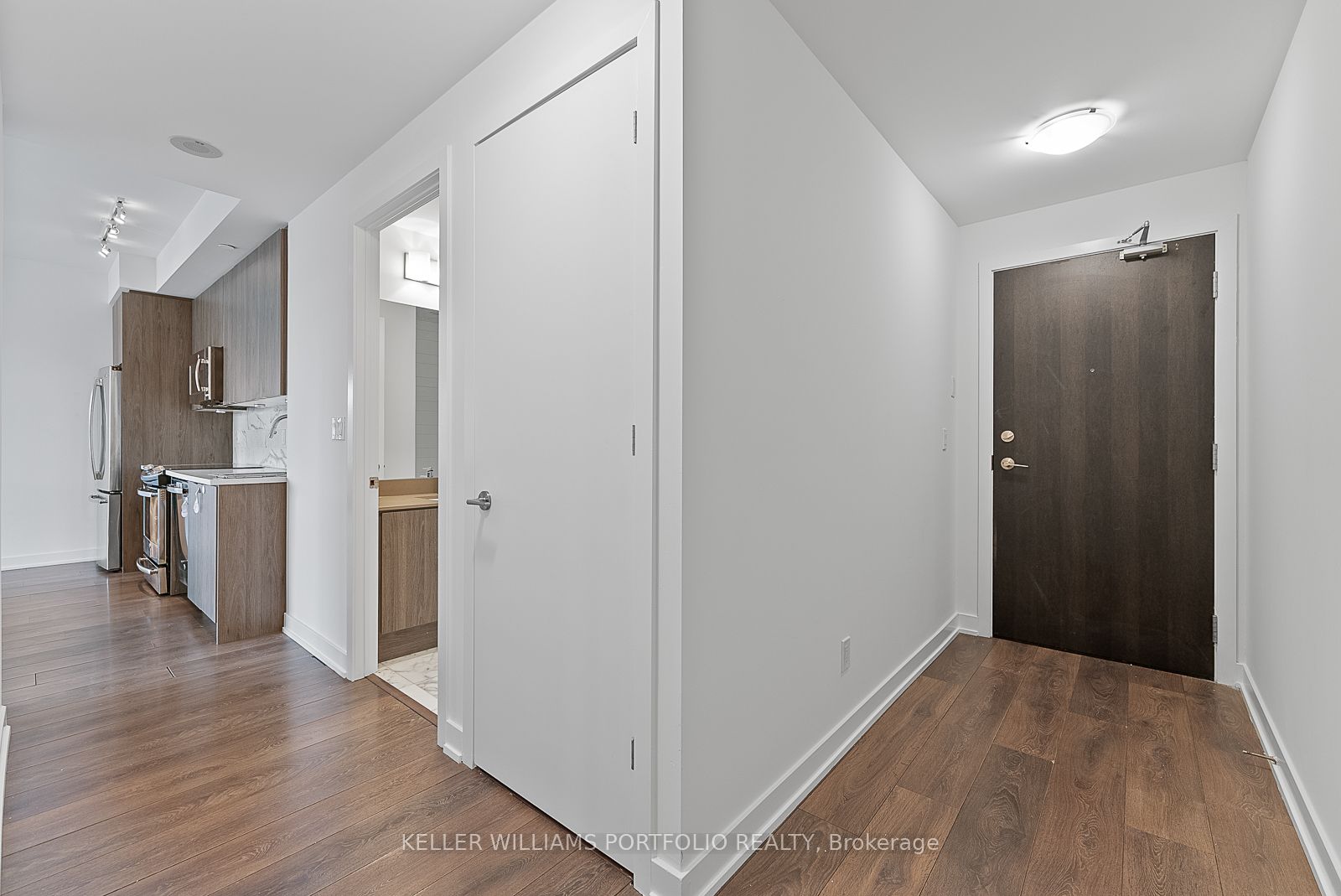 50 Bruyeres Mews 1009, Toronto, ON M5V 0H8 photo 3