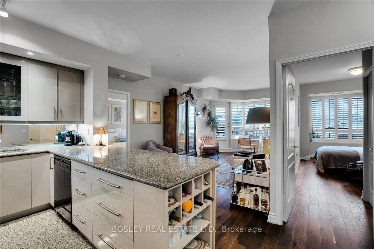 77 McMurrich Street 306, Toronto, ON M5R 3V3 photo 3