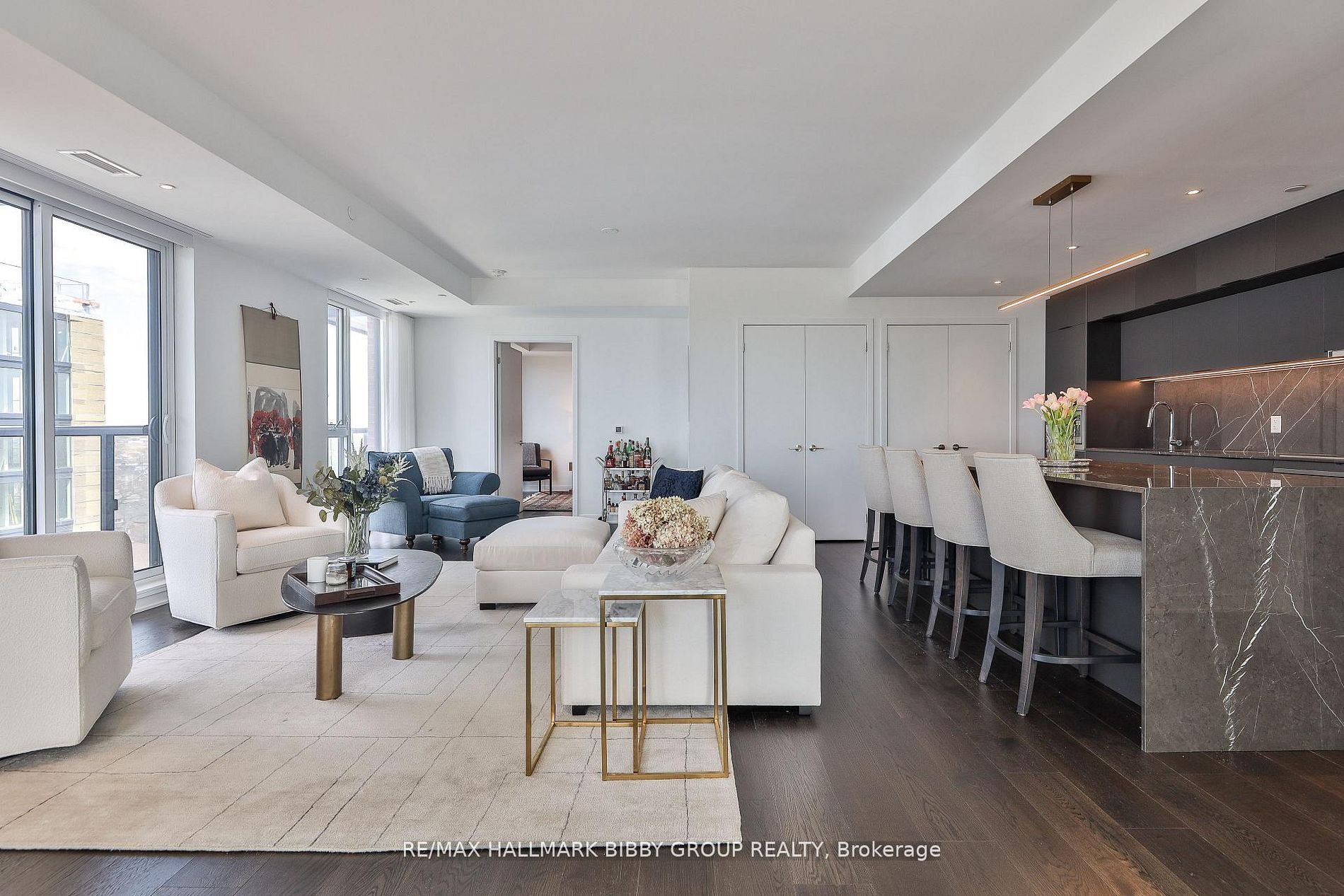 185 Alberta Avenue 1105, Toronto, ON M6C 0A5 photo 3
