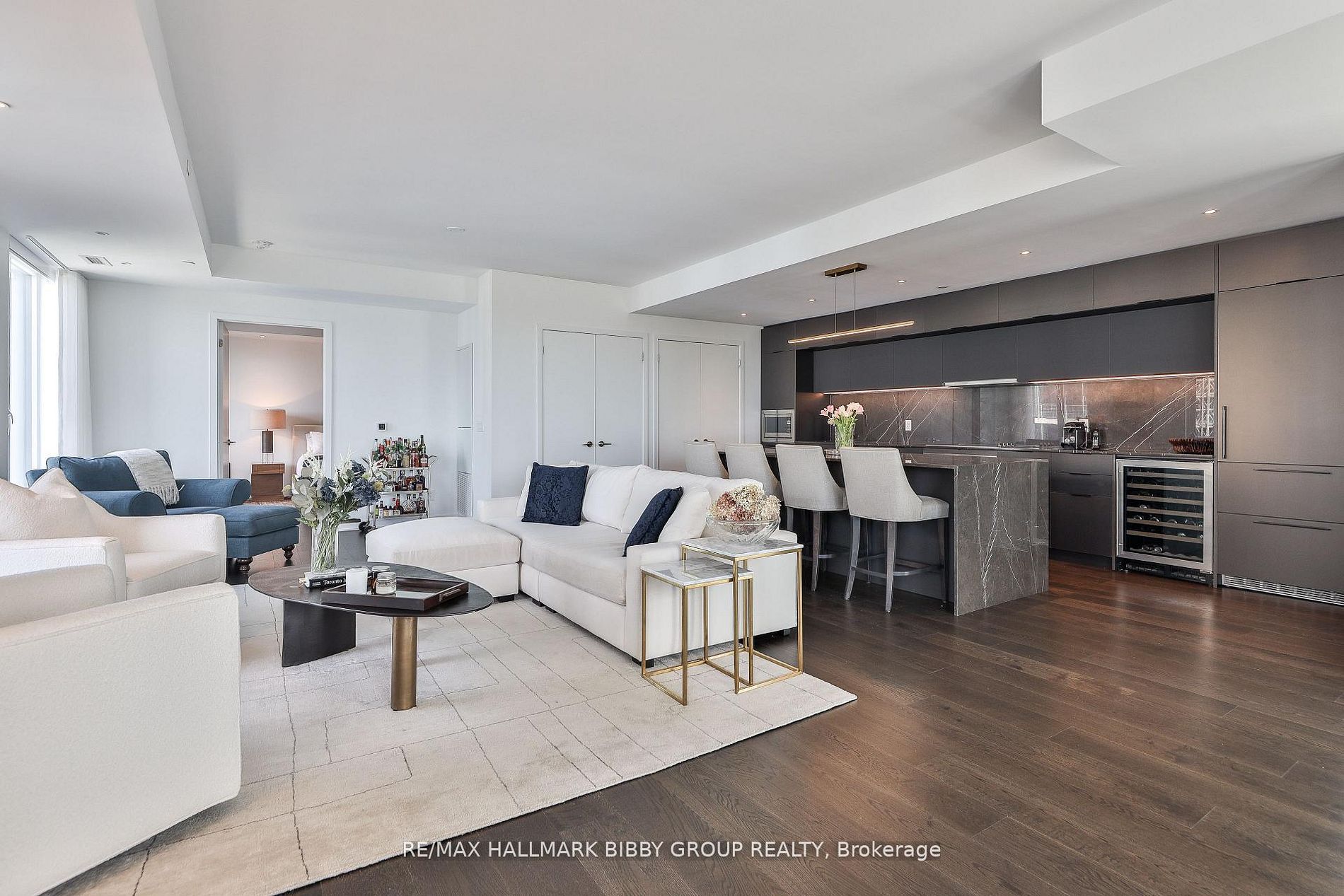185 Alberta Avenue 1105, Toronto, ON M6C 0A5 photo 5