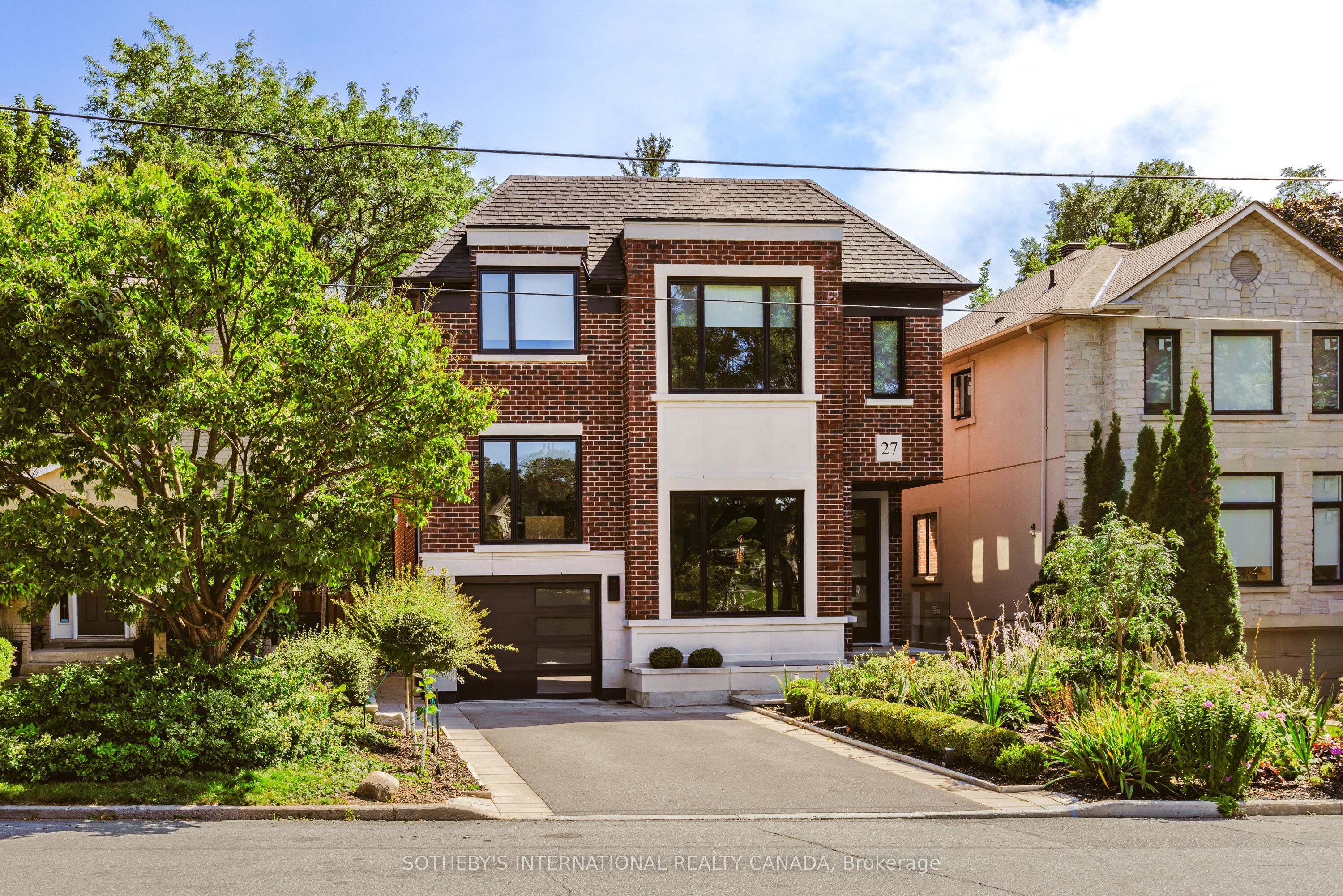 27 Bannockburn Avenue, Toronto, ON M5M 2M7