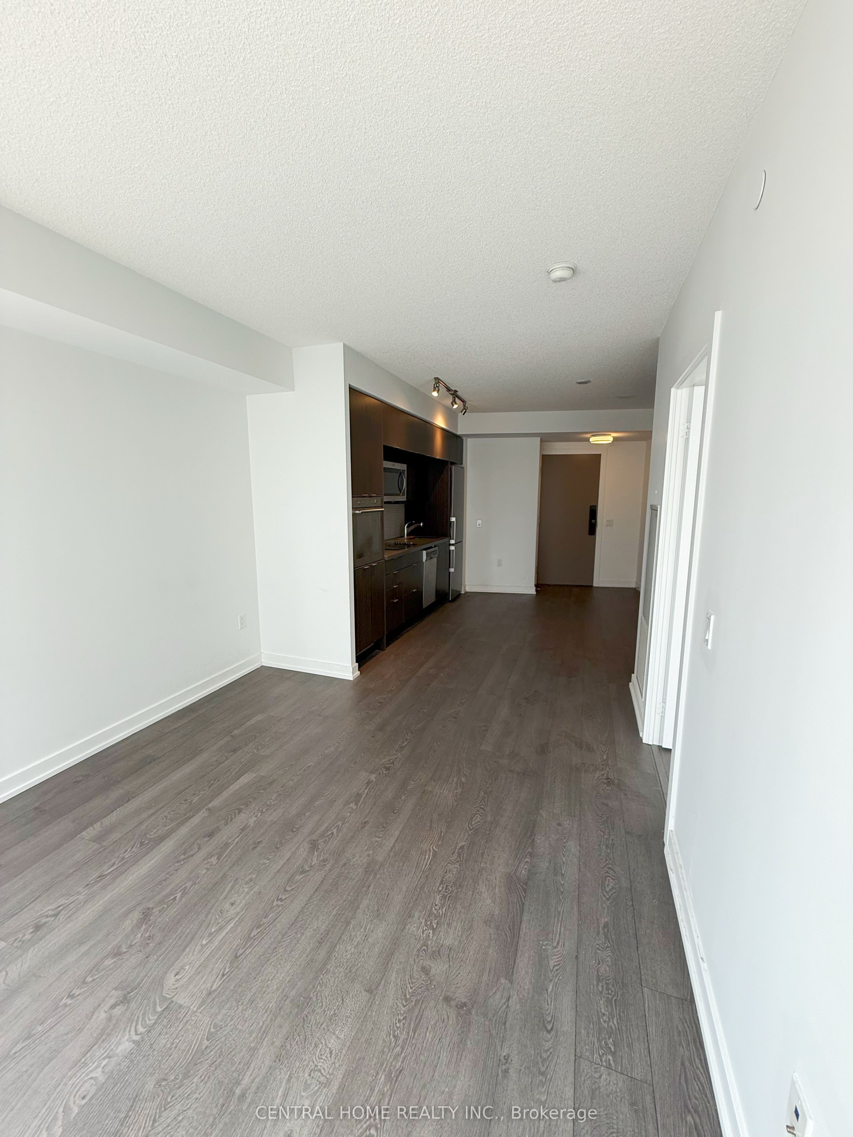 10 York Street 1509, Toronto, ON M5J 2L9 photo 3