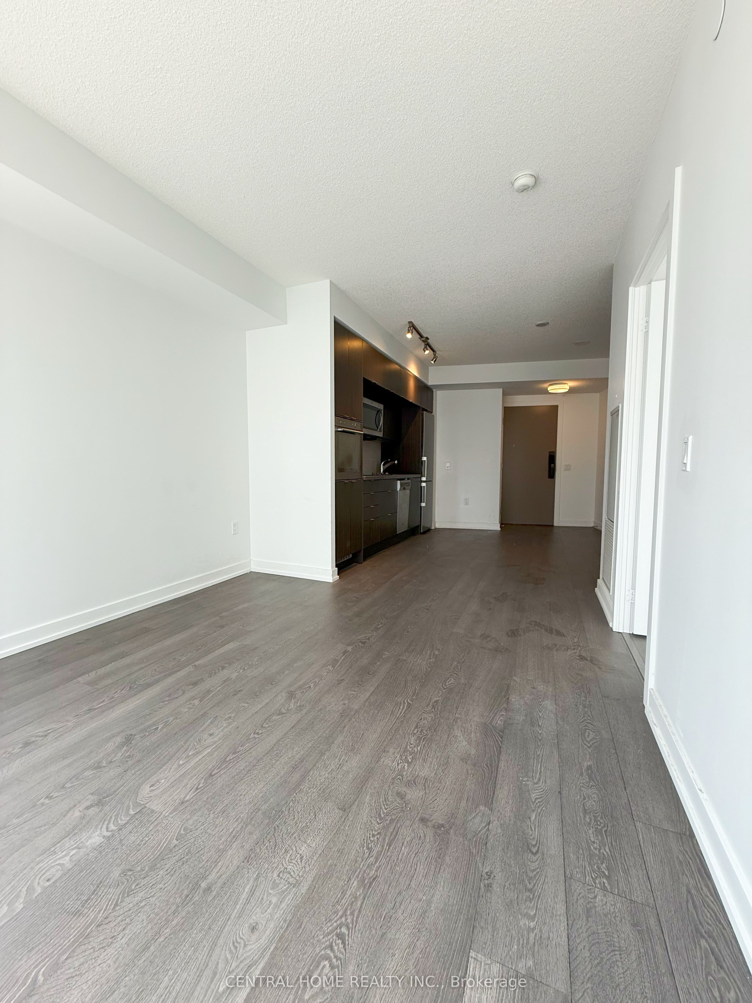 10 York Street 1509, Toronto, ON M5J 2L9 photo 4
