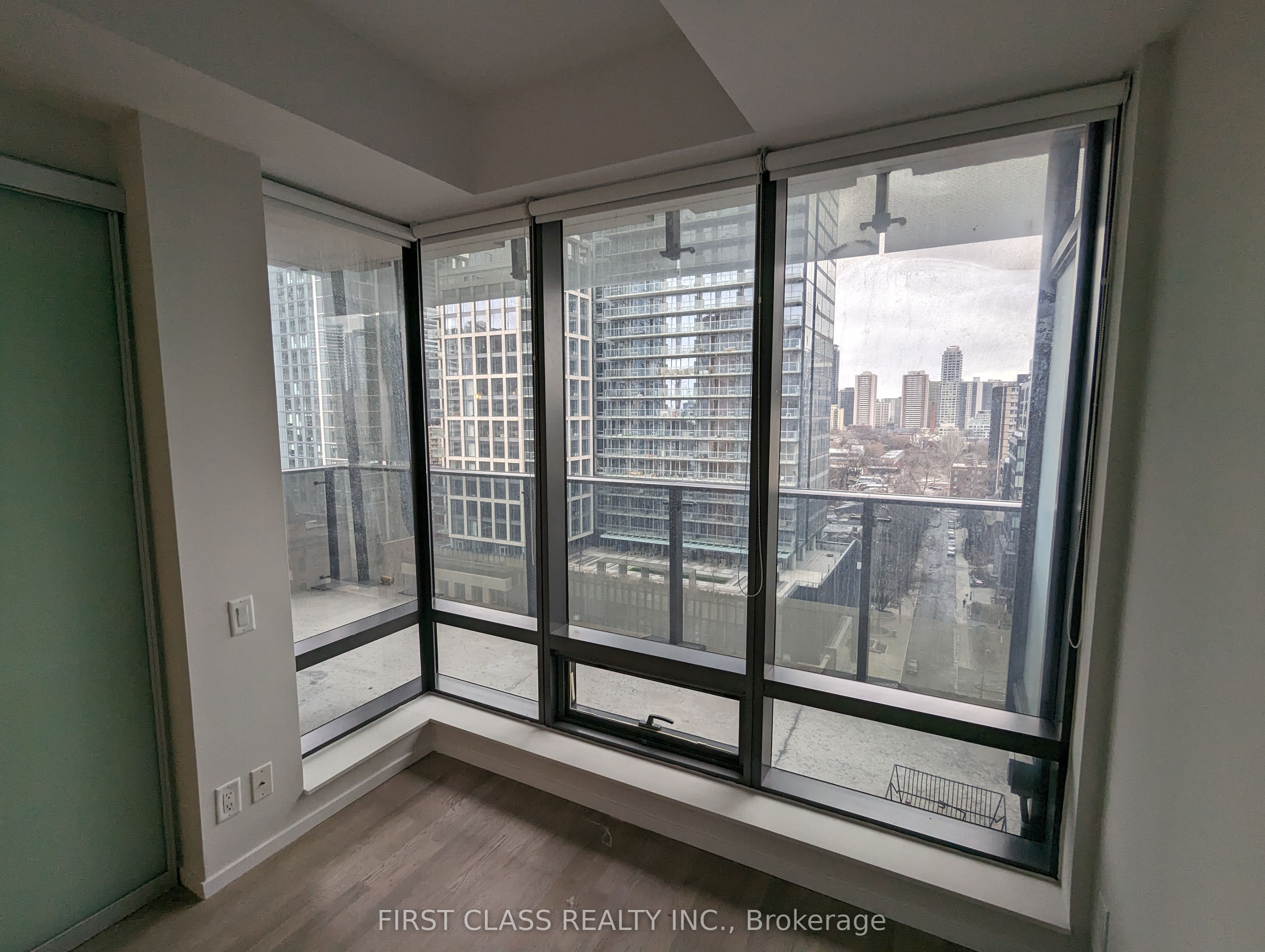 5 St. Joseph Street 1210, Toronto, ON M4Y 0B6 photo 2
