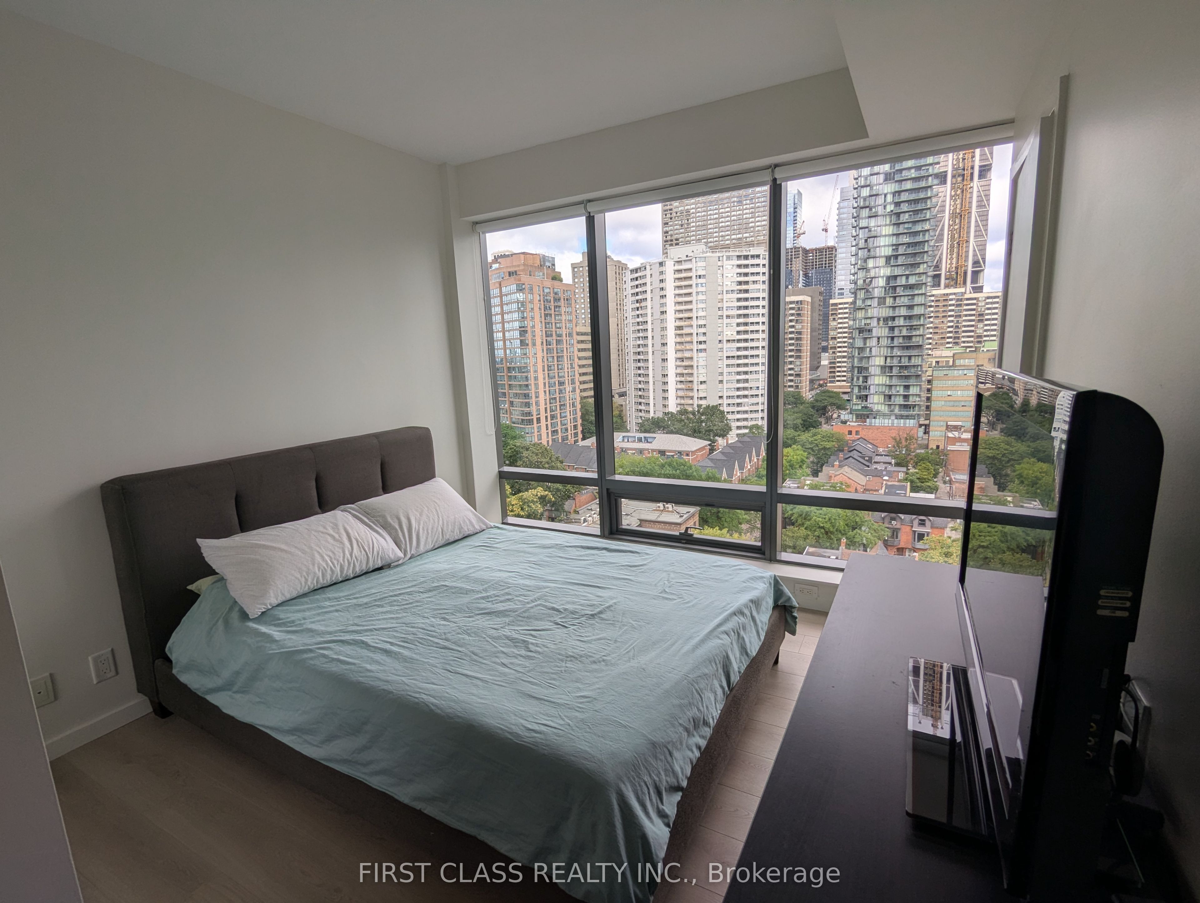 5 St. Joseph Street 1210, Toronto, ON M4Y 0B6 photo 3