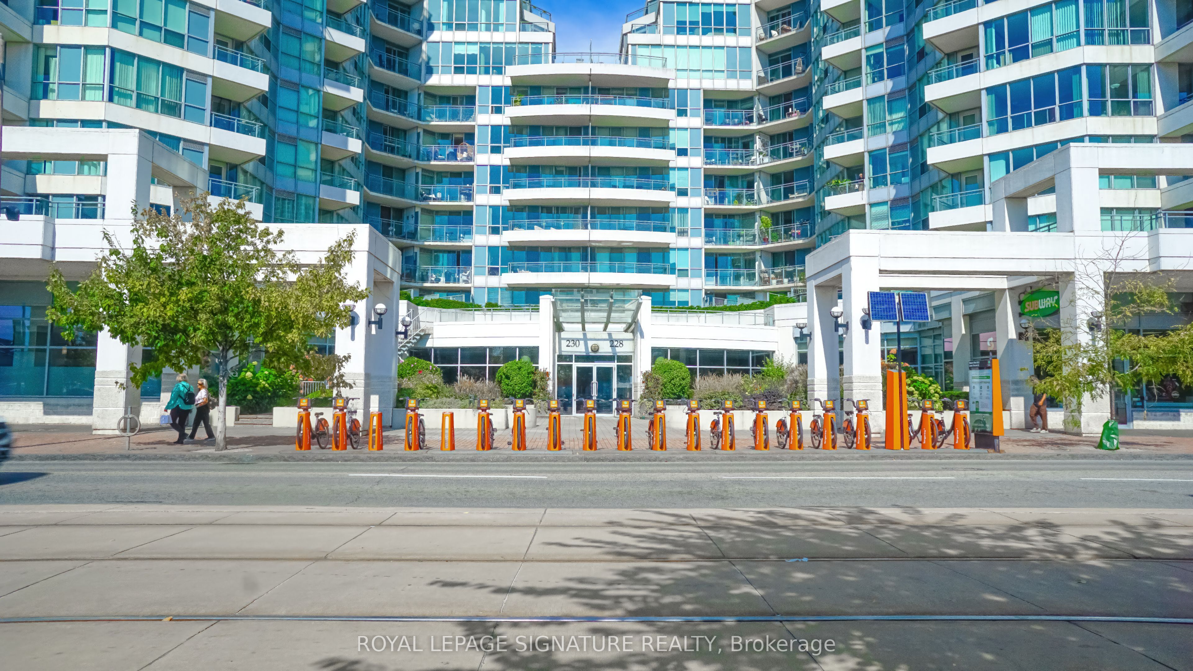 230 Queens Quay W 1726, Toronto, ON M5J 2Y7 photo 3