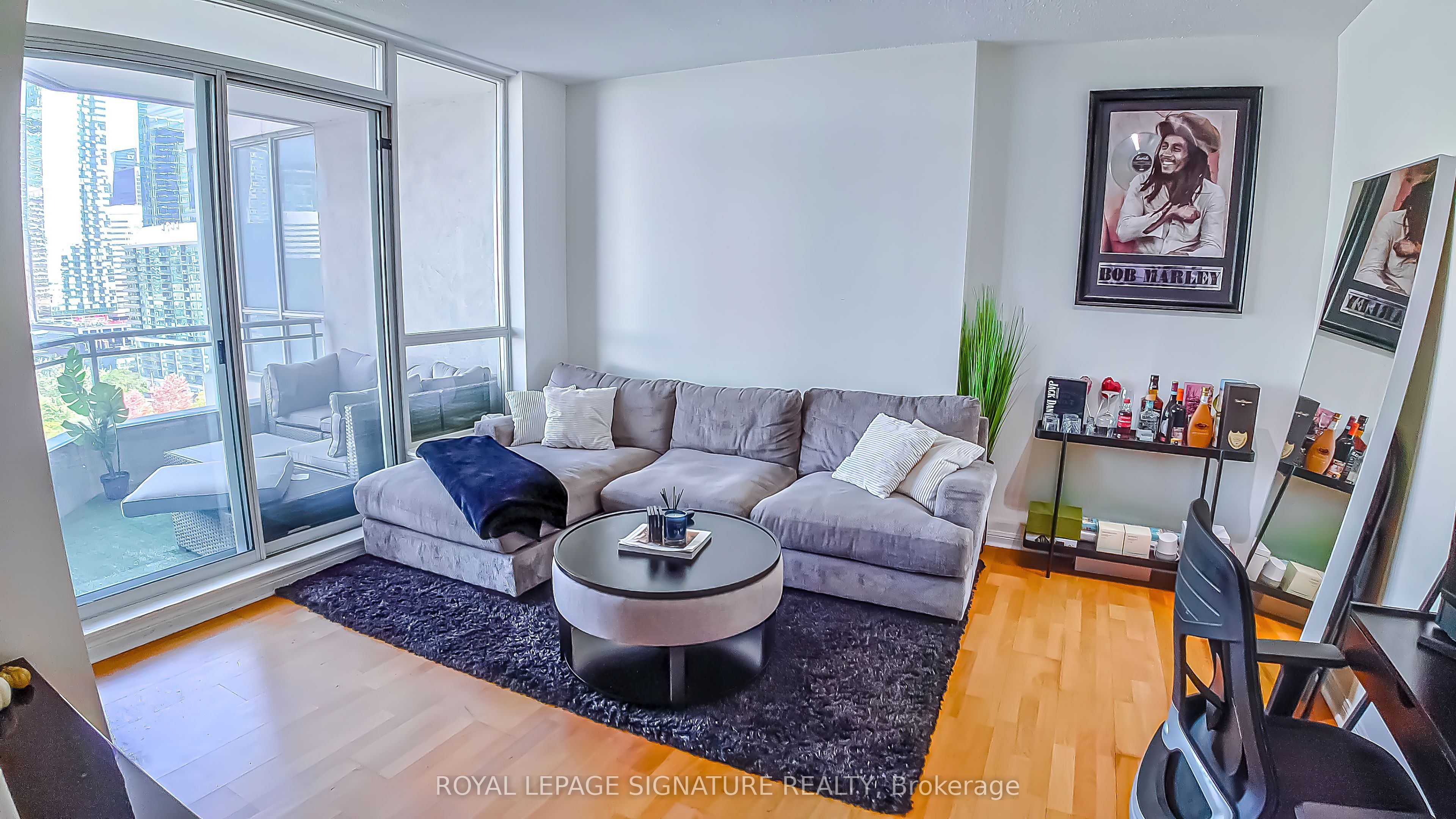 230 Queens Quay W 1726, Toronto, ON M5J 2Y7 photo 4