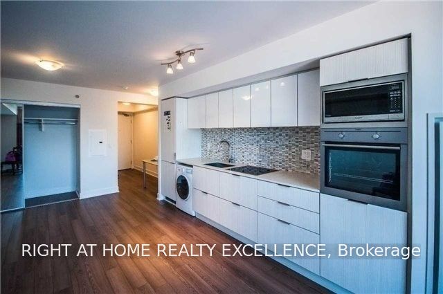 318 Richmond Street W 602, Toronto, ON M5V 1X2 photo 3