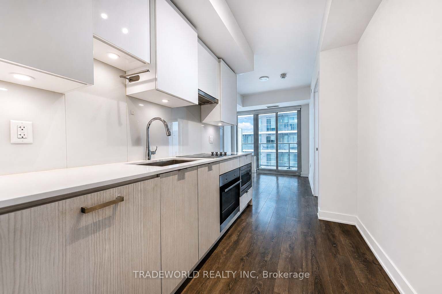 99 Broadway Avenue 2308, Toronto, ON M4P 0E3 photo 4