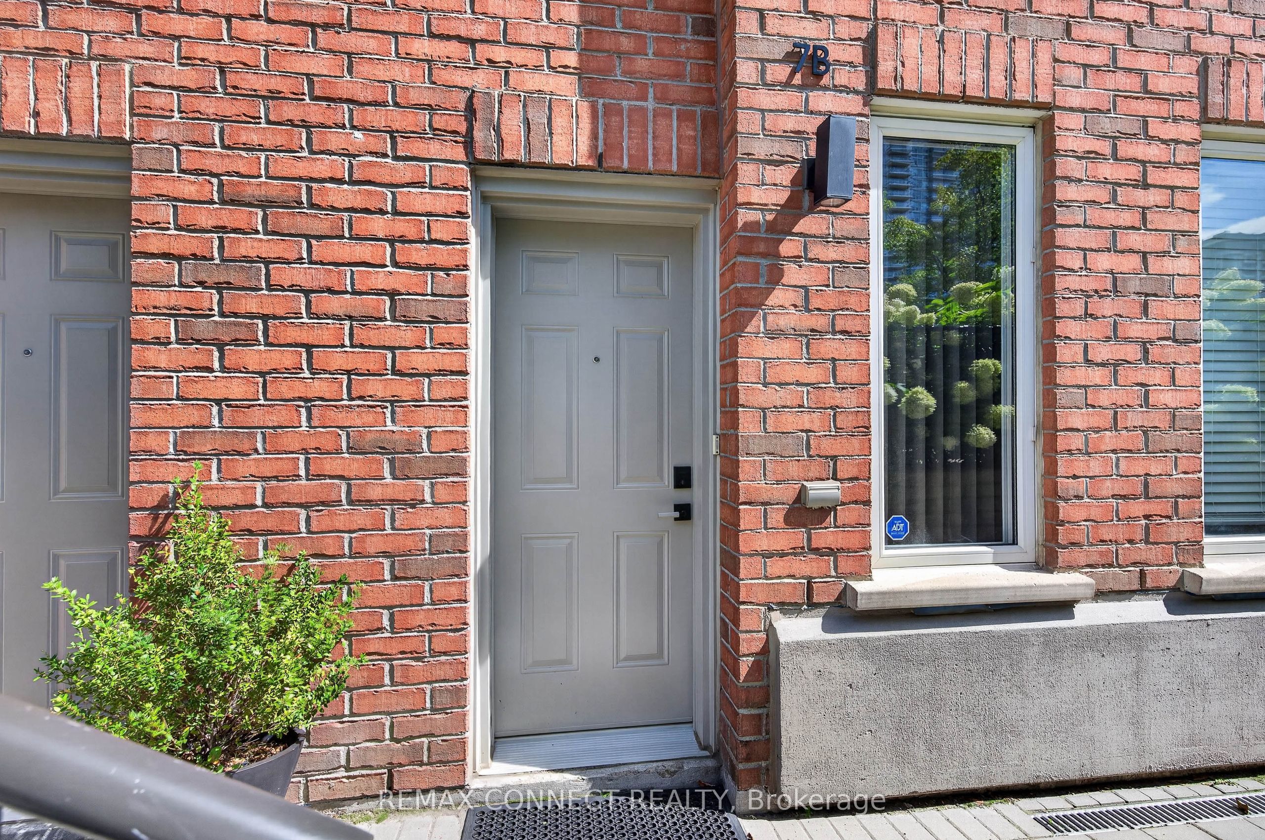 7B Crawford Street, Toronto, ON M6K 3M3 photo 3