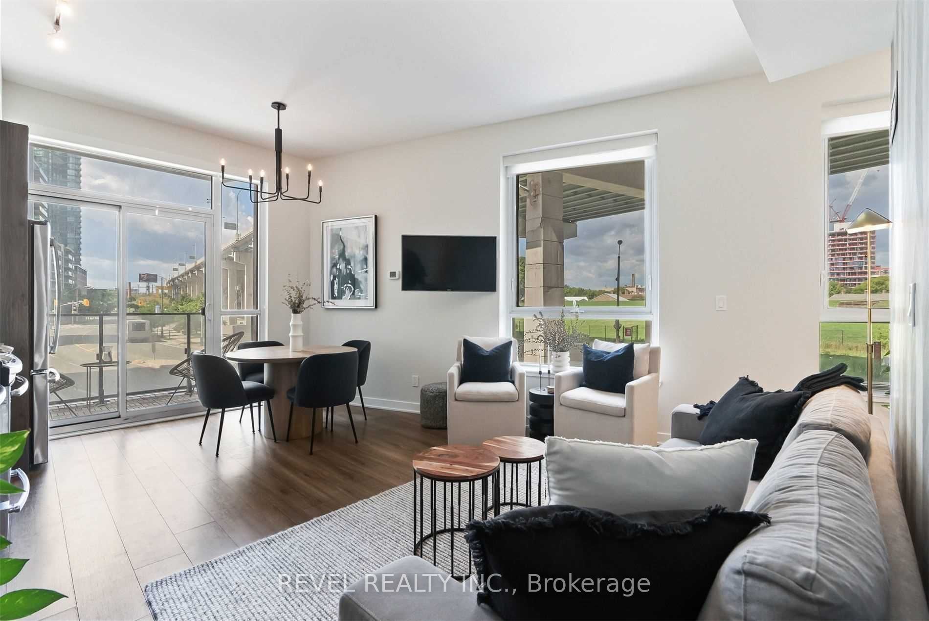 50 Bruyeres Mews 215, Toronto, ON M5V 0H8 photo 4