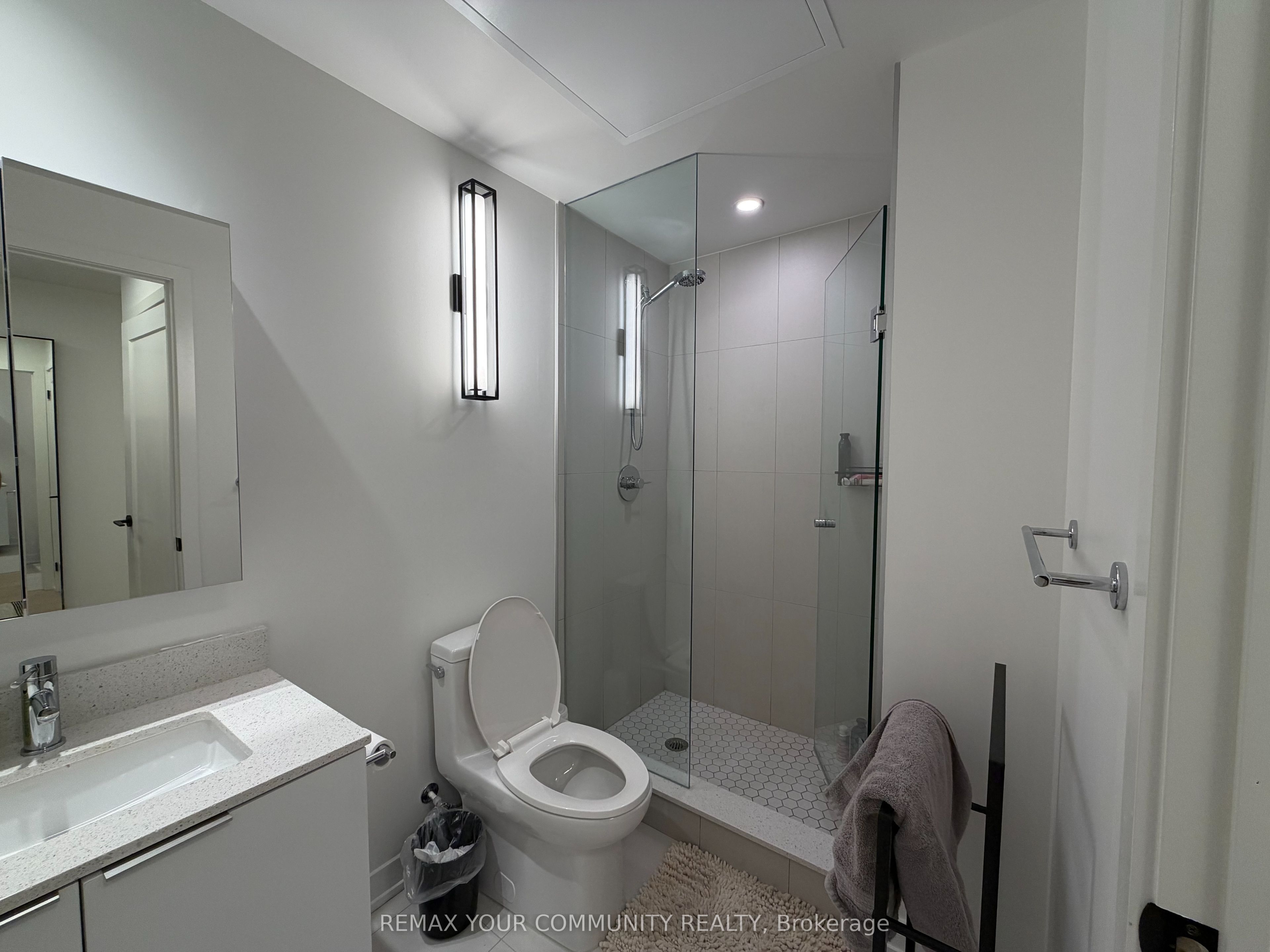 123 Portland Street 804, Toronto, ON M5V 0V9 photo 5