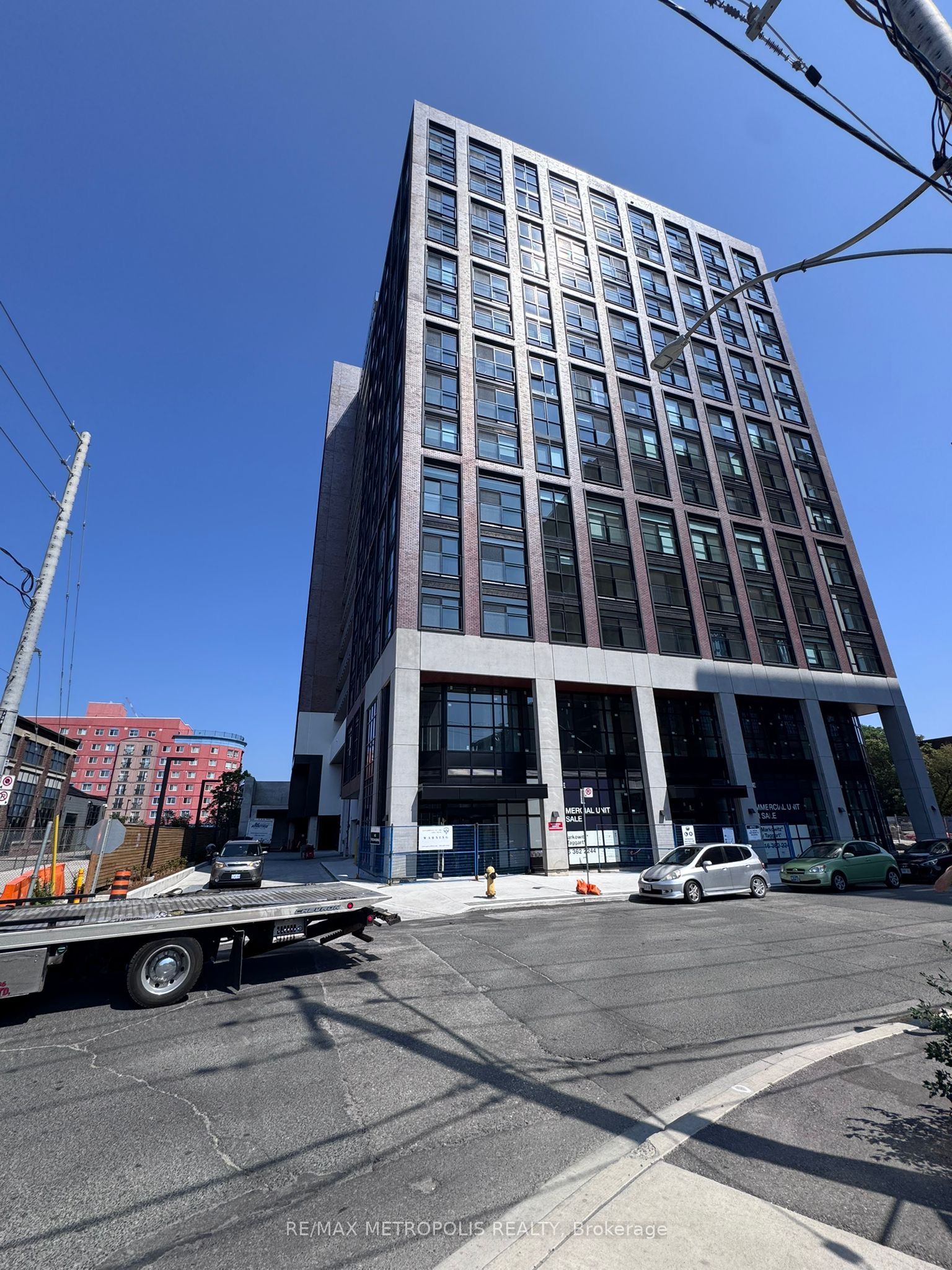 181 STERLING Road 1418, Toronto, ON M6R 2B2