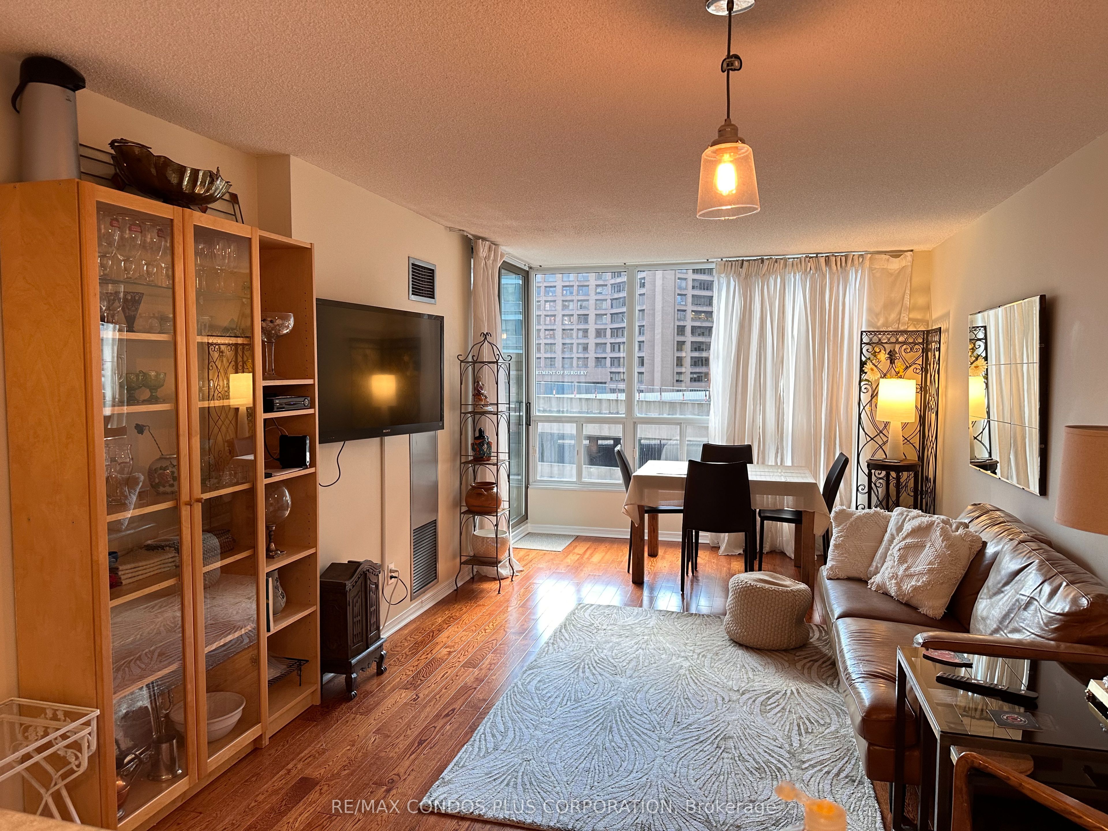 750 Bay Street 905, Toronto, ON M5G 1N6