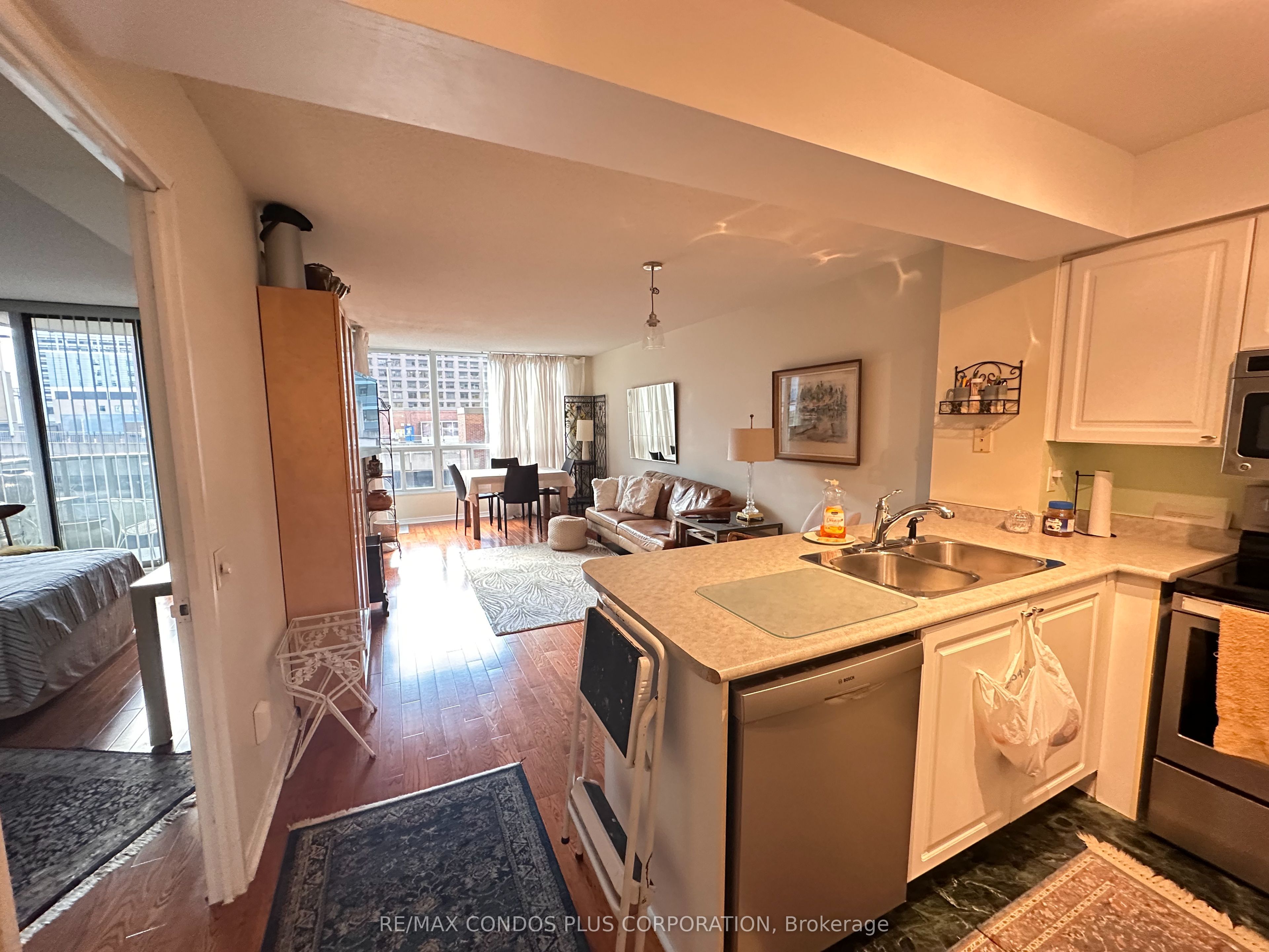750 Bay Street 905, Toronto, ON M5G 1N6 photo 3