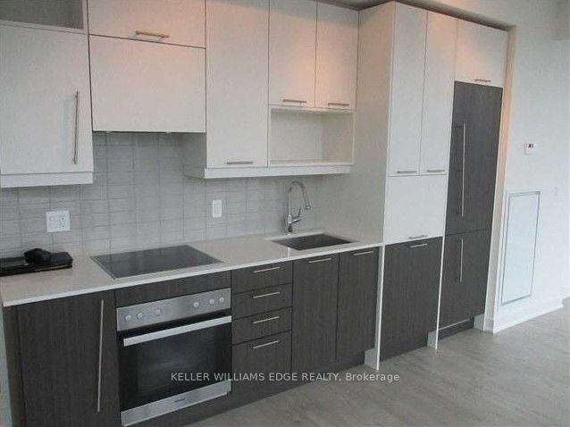 30 Nelson Street 2009, Toronto, ON M5V 0H4 photo 3