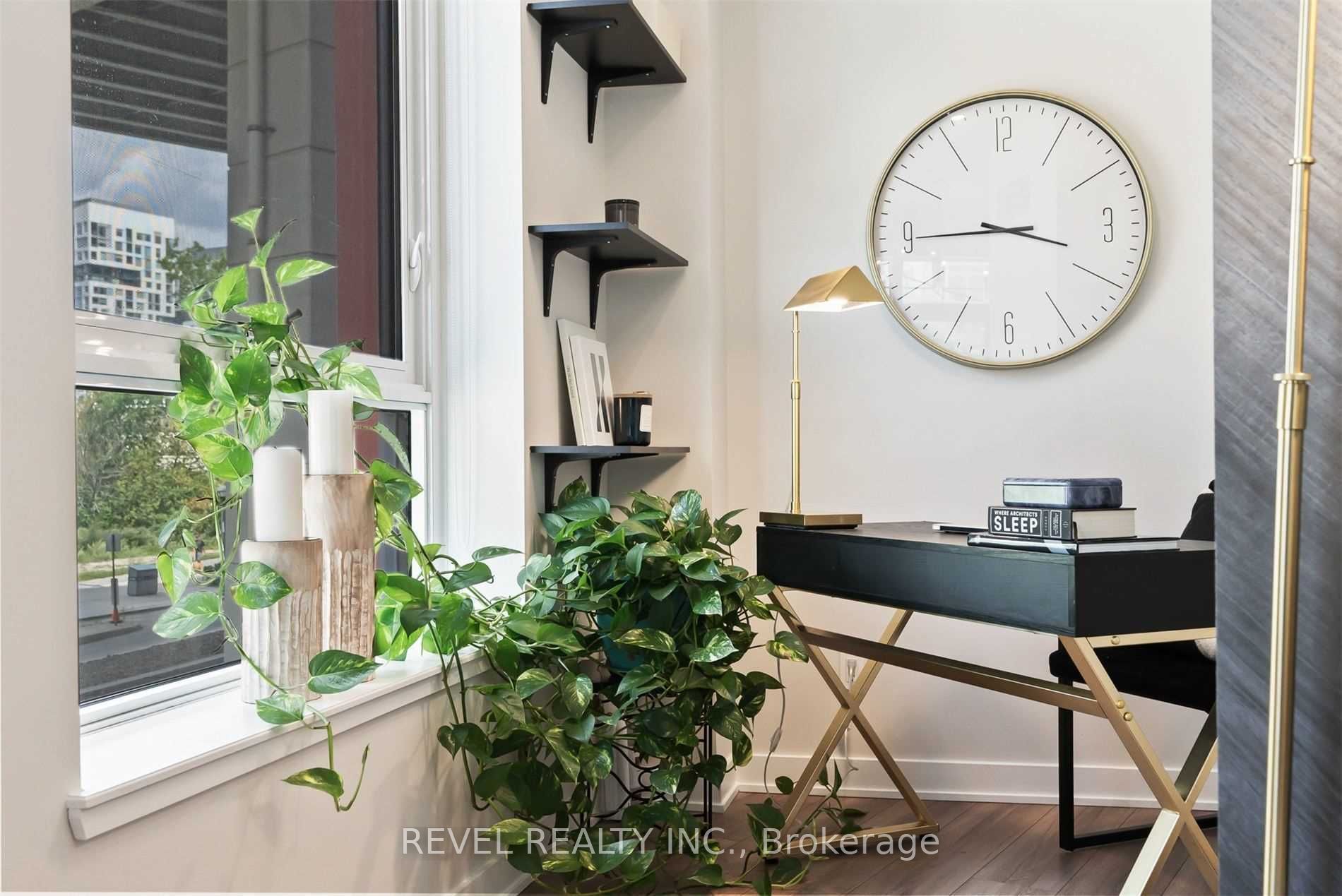 50 Bruyeres Mews 215, Toronto, ON M5V 0H8 photo 5