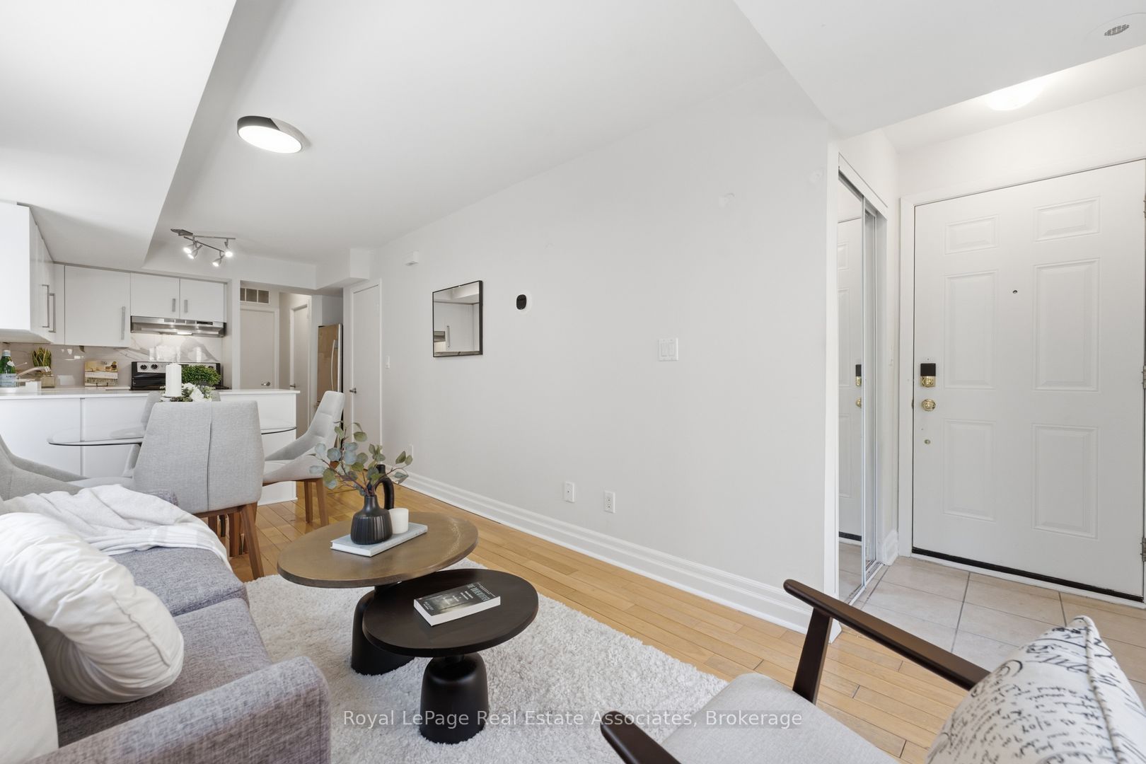 415 Jarvis Street 206, Toronto, ON M4Y 3C1 photo 5