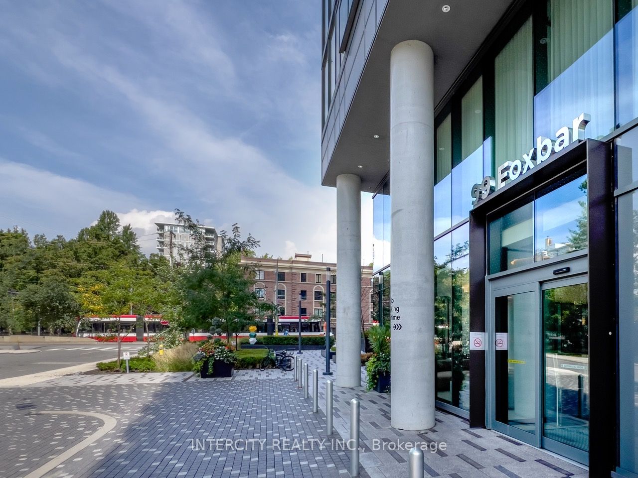 99 Foxbar Road 1608, Toronto, ON M4V 0B2 photo 4