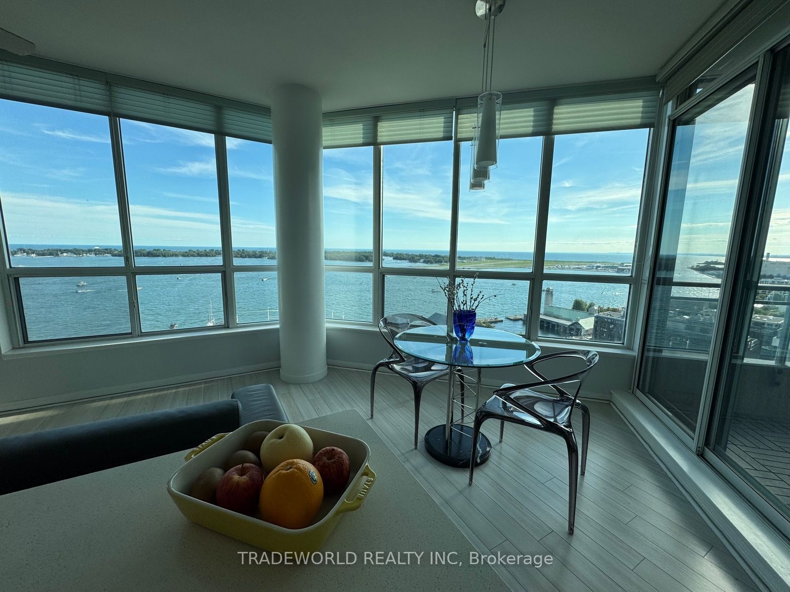 228 Queens Quay W 2308, Toronto, ON M5J 2X1 photo 2
