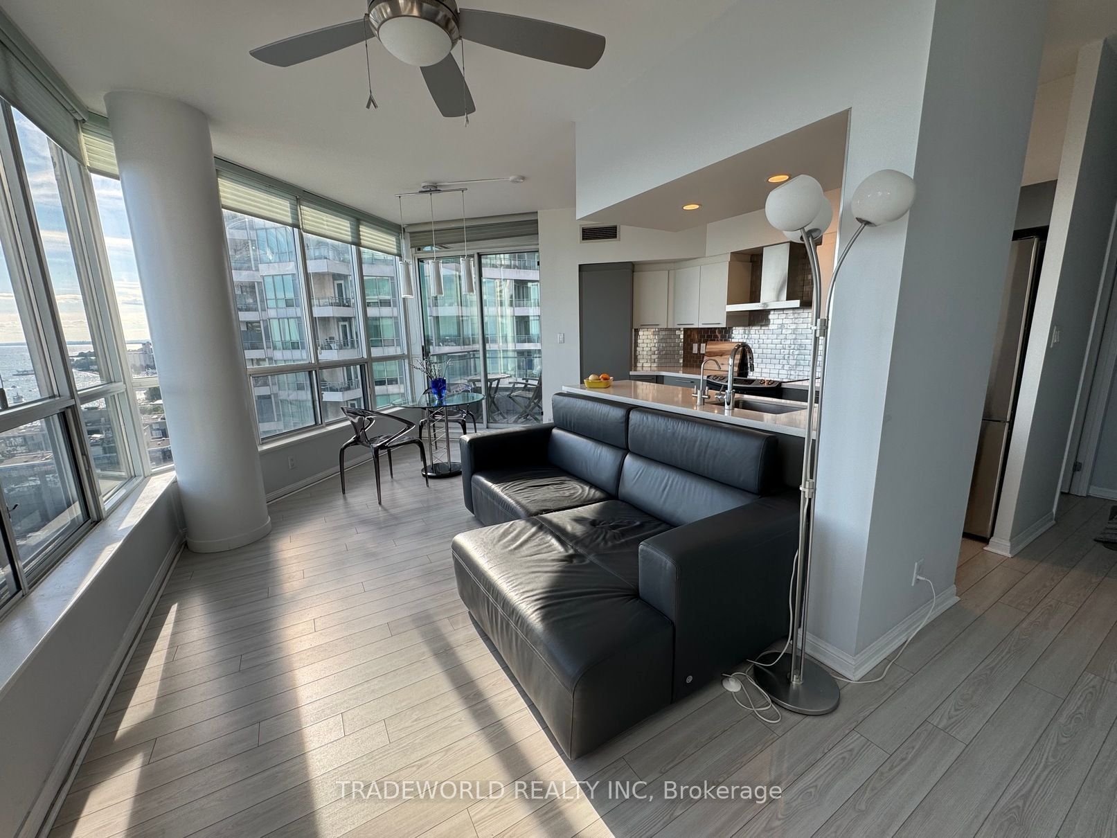 228 Queens Quay W 2308, Toronto, ON M5J 2X1 photo 5