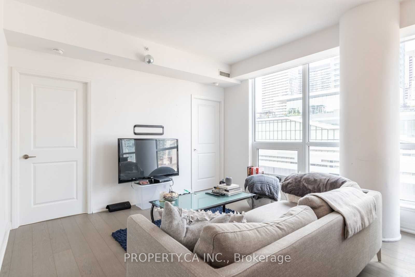 8 Mercer Street 911, Toronto, ON M5V 0C4 photo 5