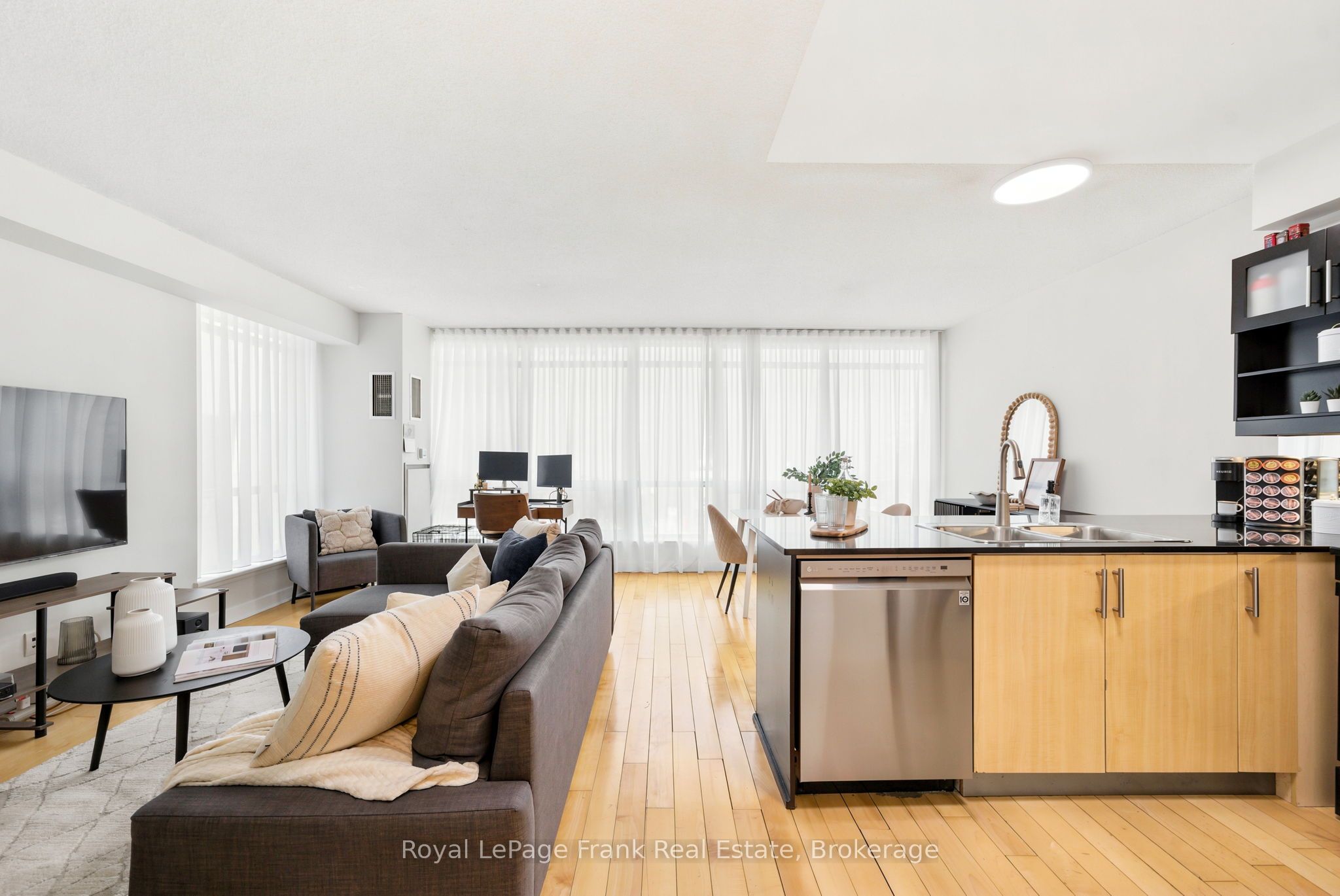 350 Wellington Street W M24, Toronto, ON M5V 3W9 photo 4