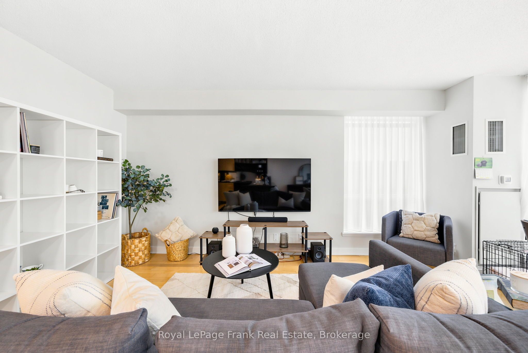 350 Wellington Street W M24, Toronto, ON M5V 3W9 photo 5