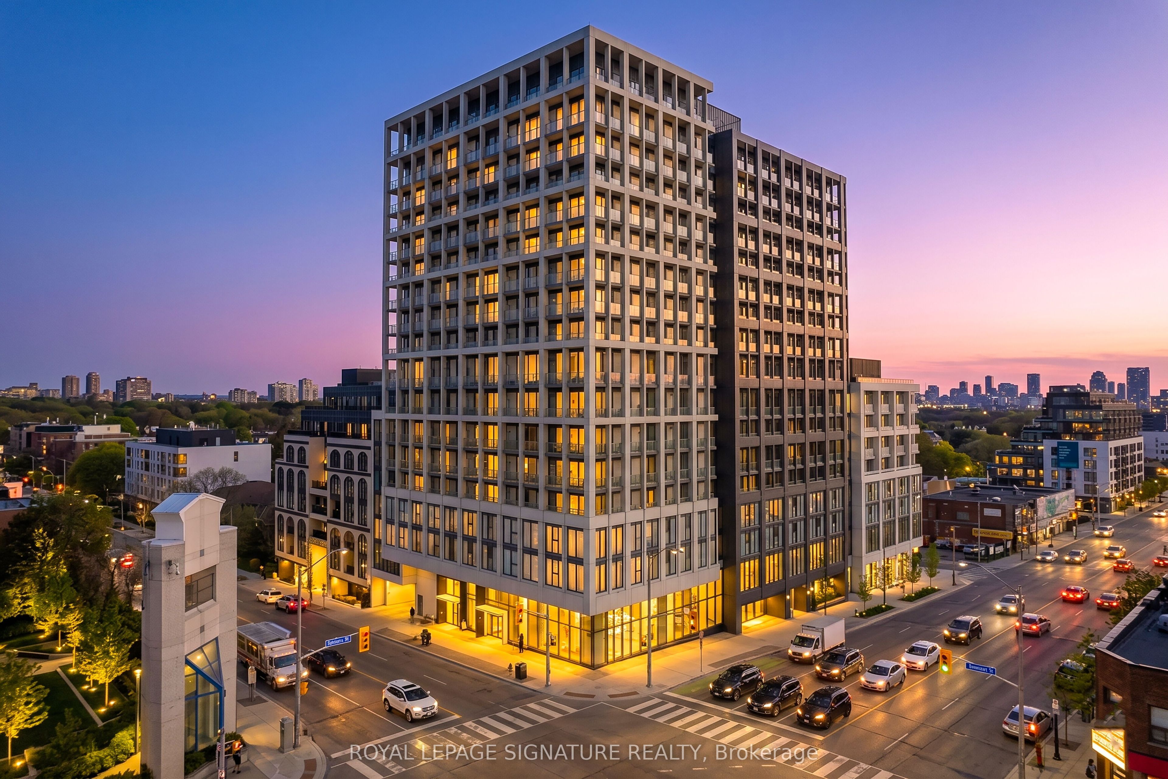 2020 Bathurst Street 1121, Toronto, ON M5P 0A6 photo 2