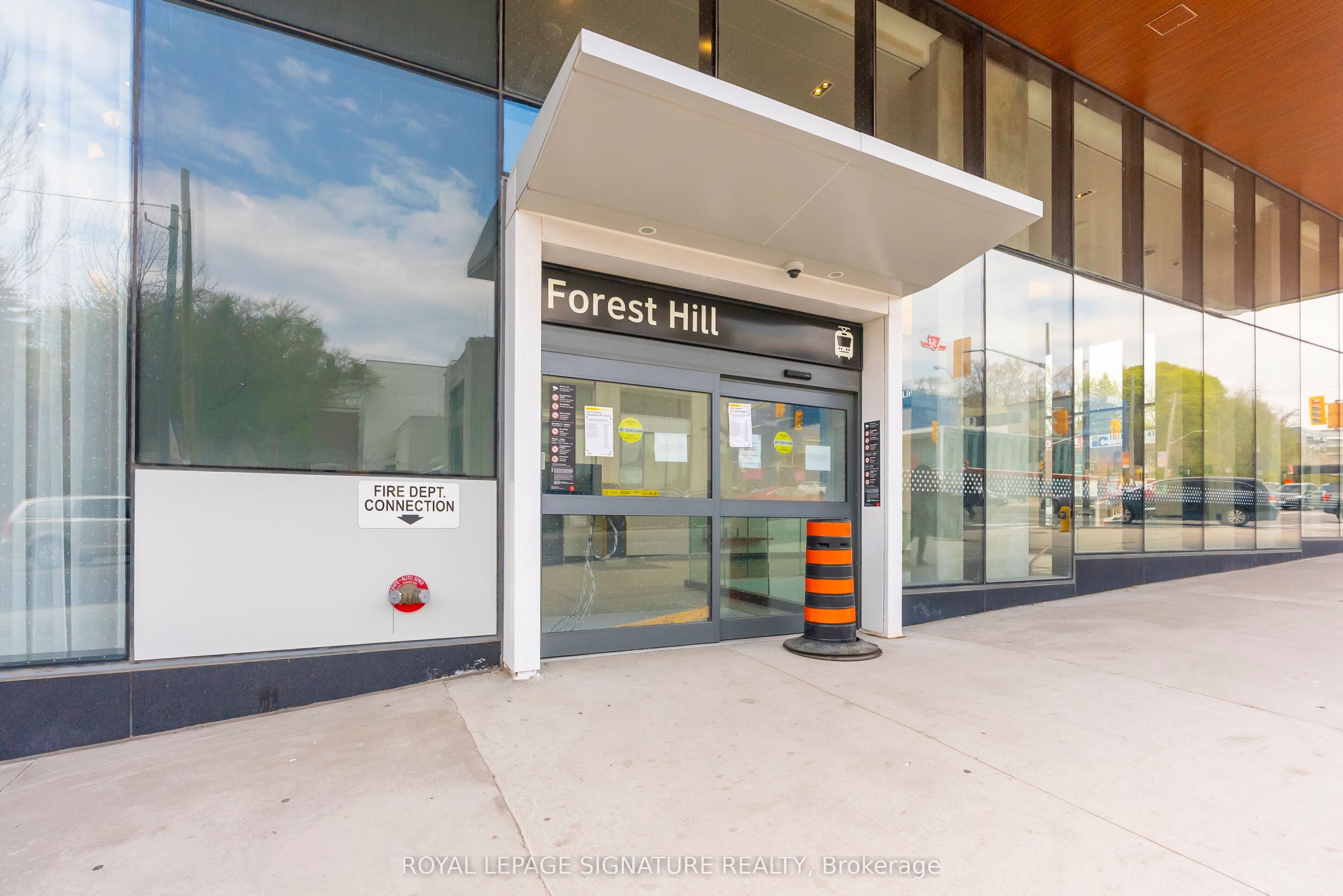 2020 Bathurst Street 1121, Toronto, ON M5P 0A6 photo 4