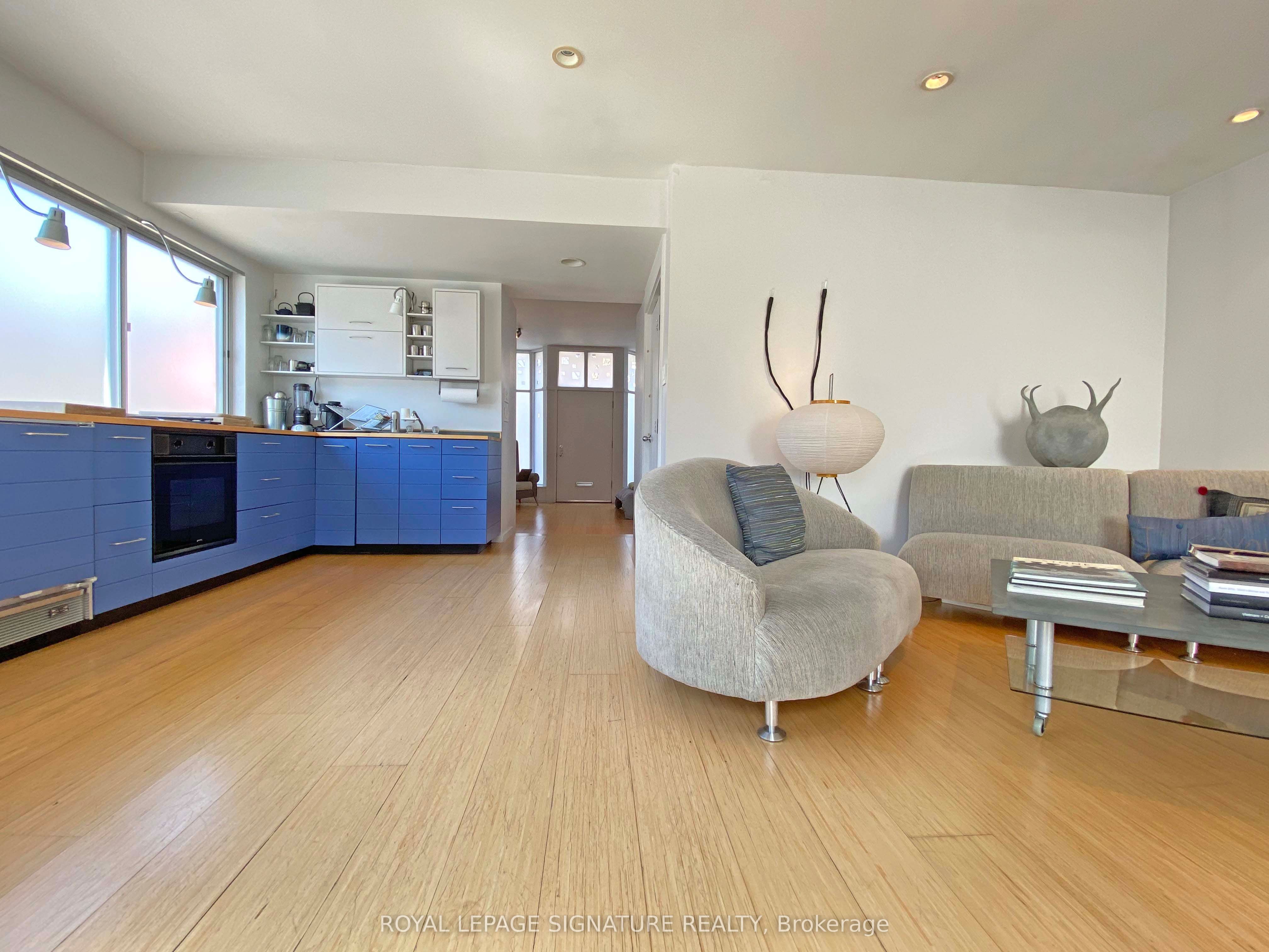 623 Wellington Street W Main, Toronto, ON M5V 1G3 photo 4