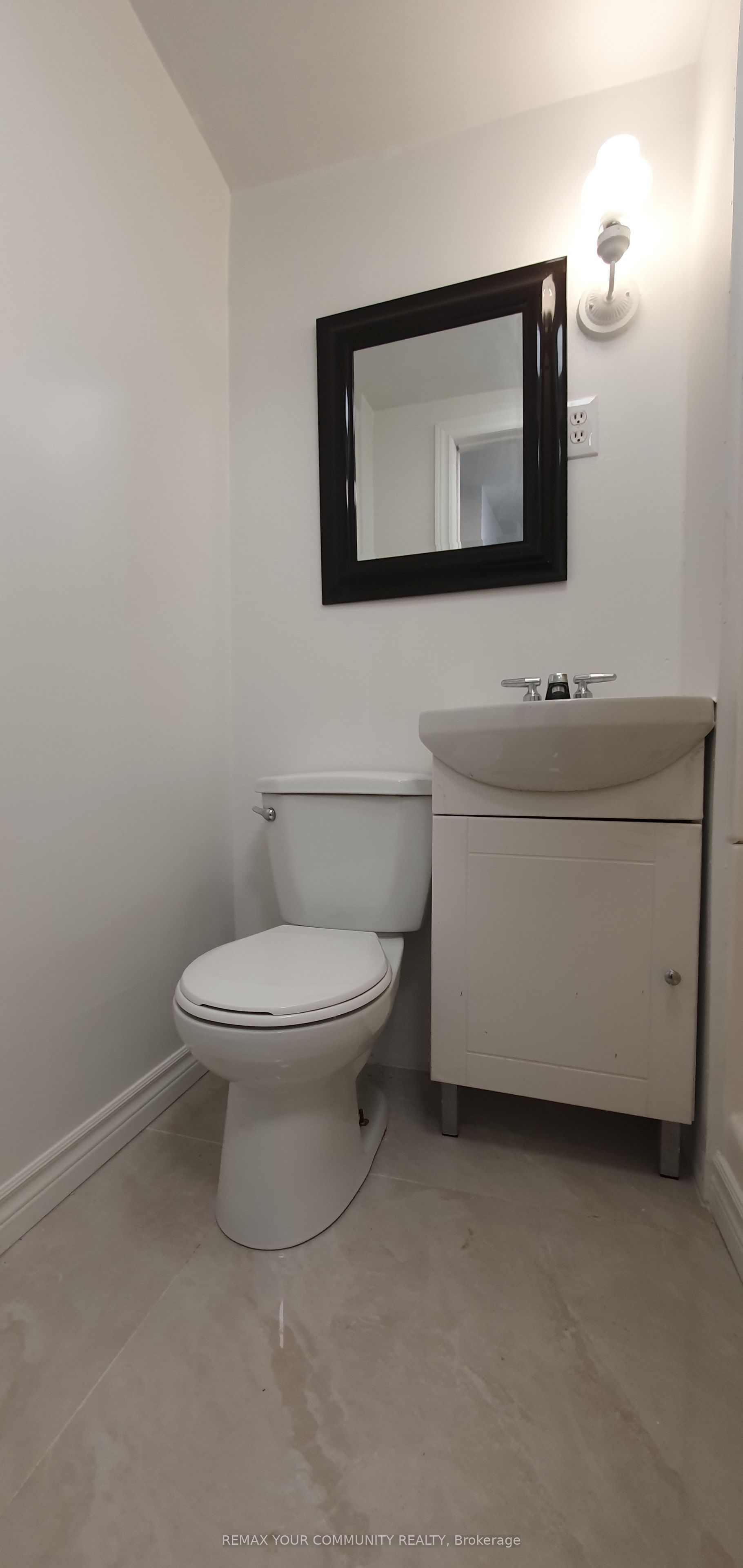 2 Lisburn Crescent, Toronto, ON M2J 2Z5 photo 3