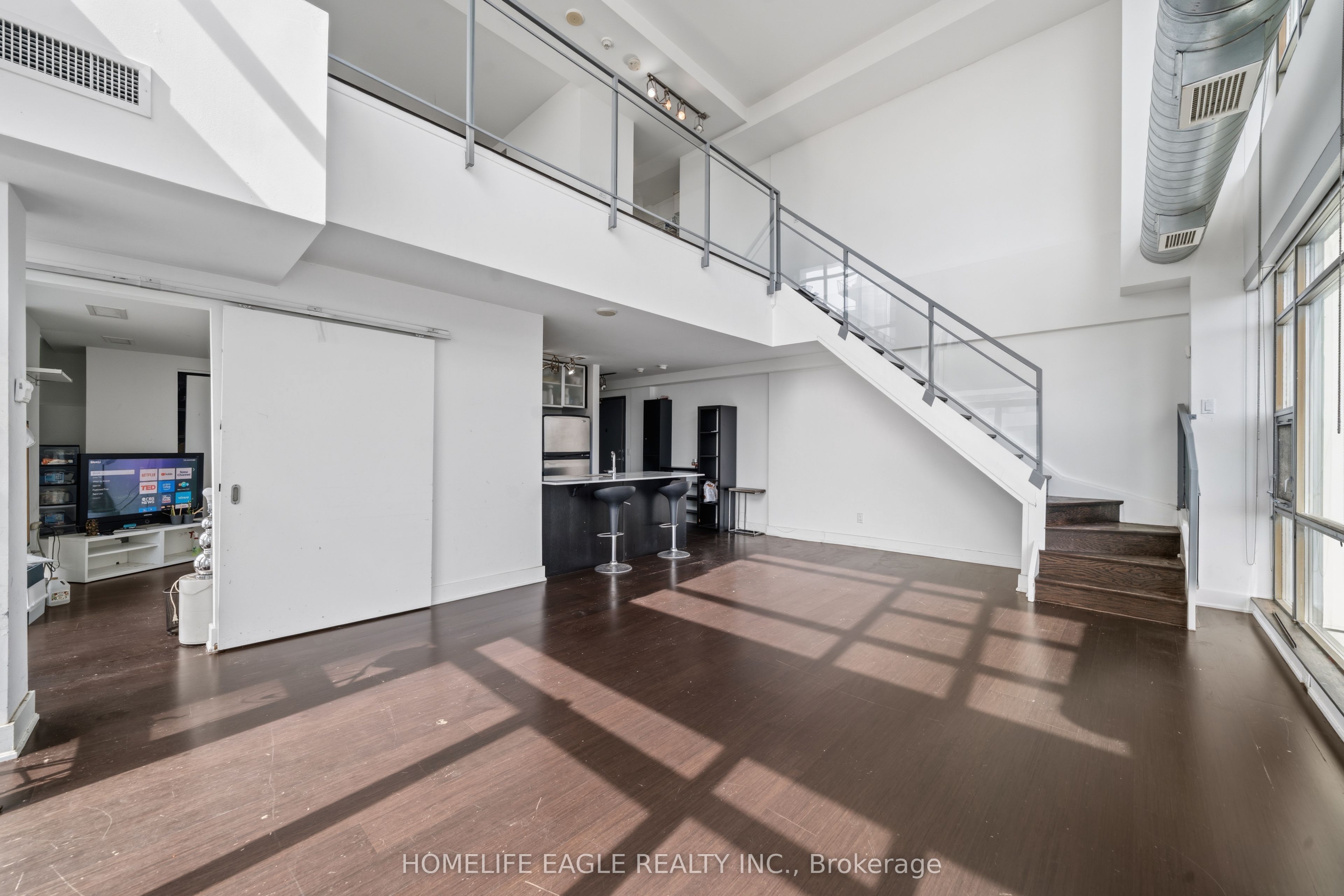 637 Lake Shore Boulevard W 805, Toronto, ON M5V 3J6 photo 4