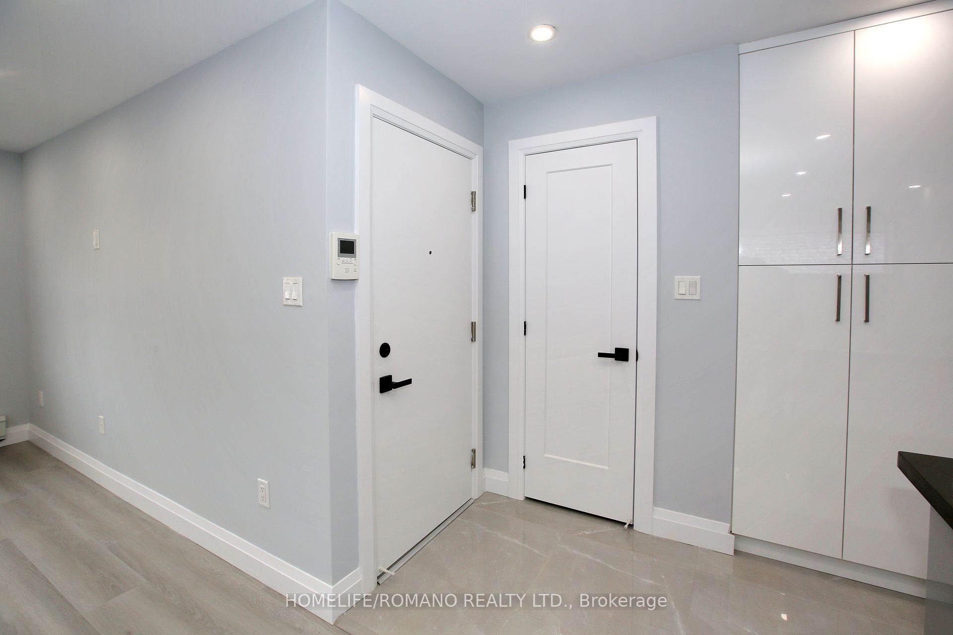 177 Robina Avenue A, Toronto, ON M6C 3Y8 photo 3
