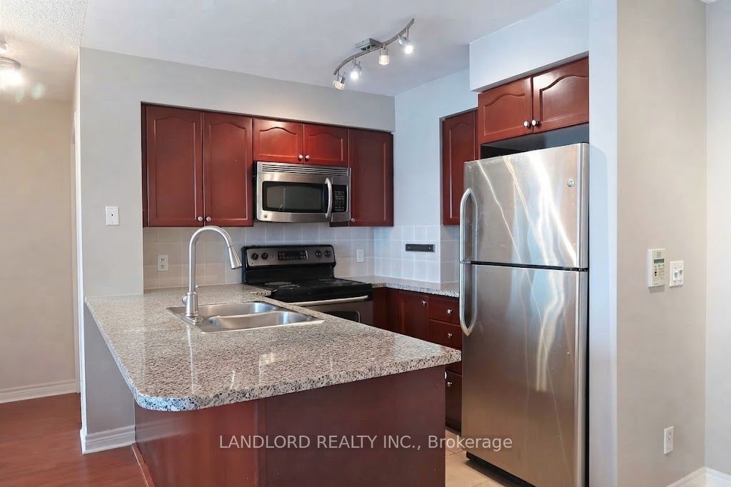 51 Lower Simcoe Street 1712, Toronto, ON M5J 3A2 photo 2