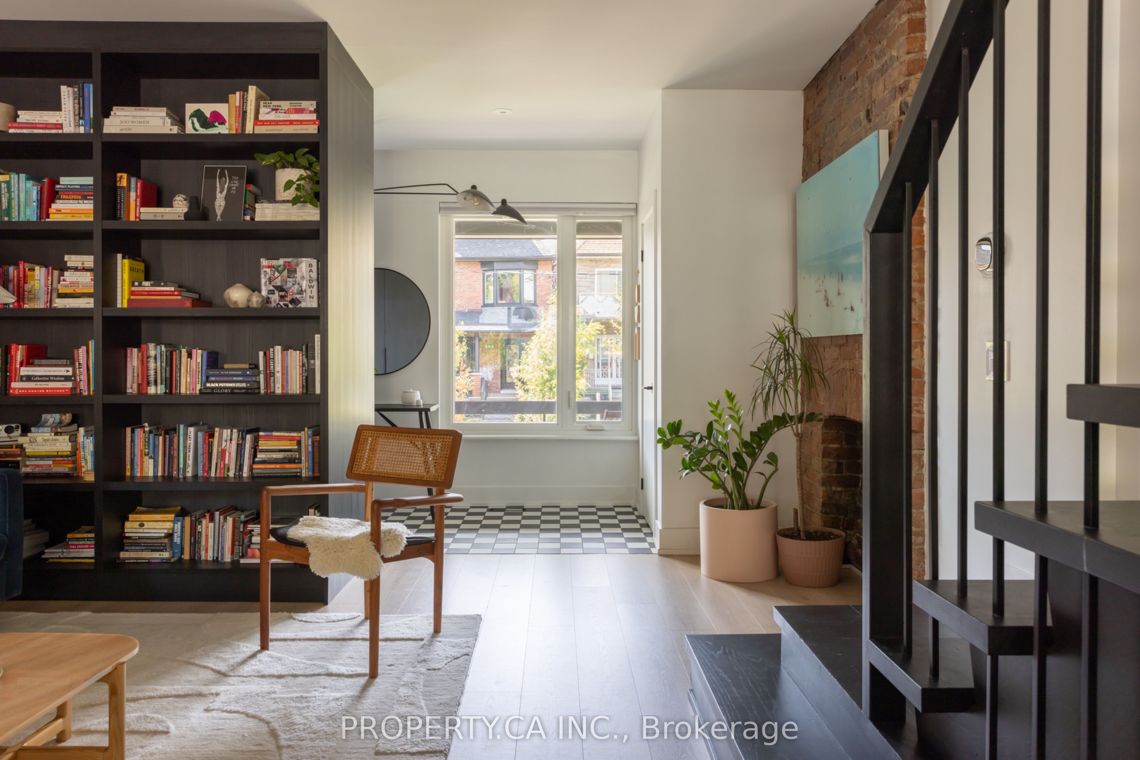 301 Grace Street, Toronto, ON M6G 3A7 photo 3