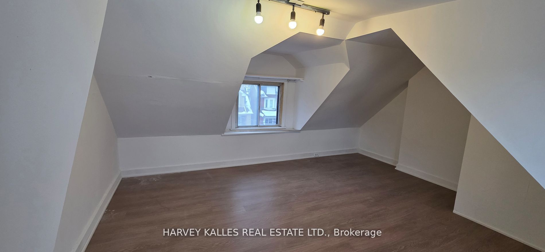 1767 Dufferin Street, Toronto, ON M6E 3N9 photo 3