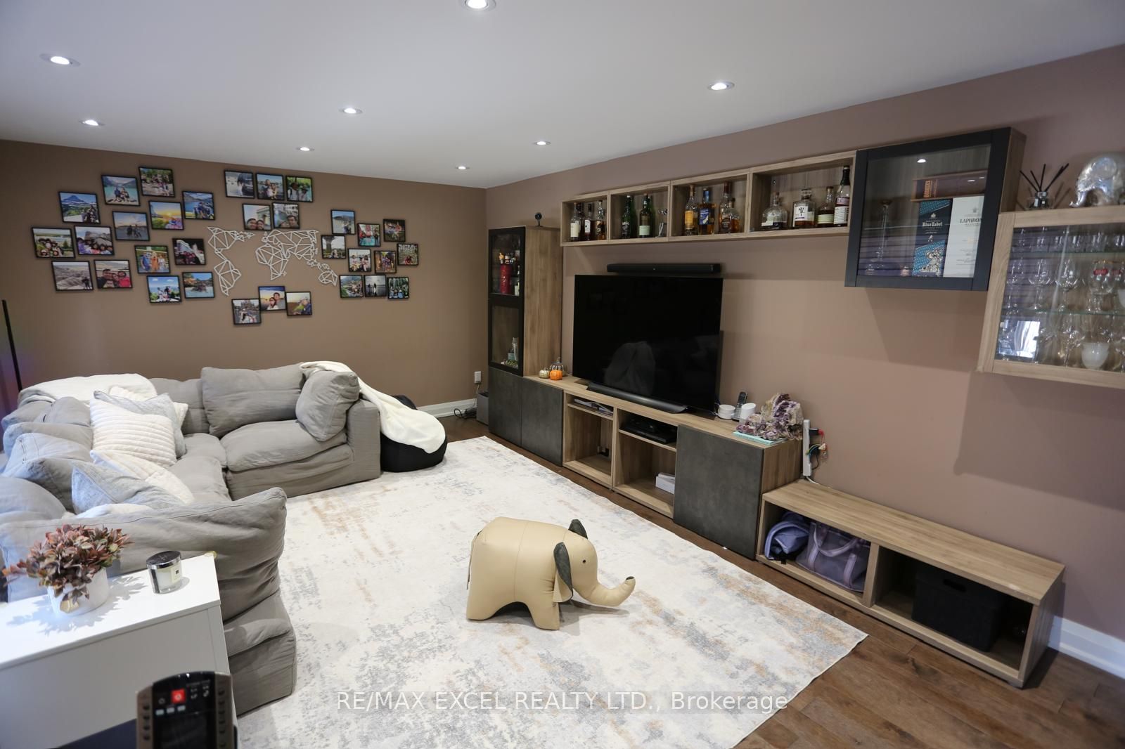16 Aldenham Crescent, Toronto, ON M3A 1S2 photo 3