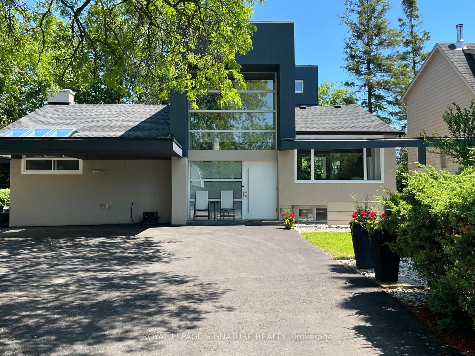 90 Berkinshaw Crescent, Toronto, ON M3B 2T2